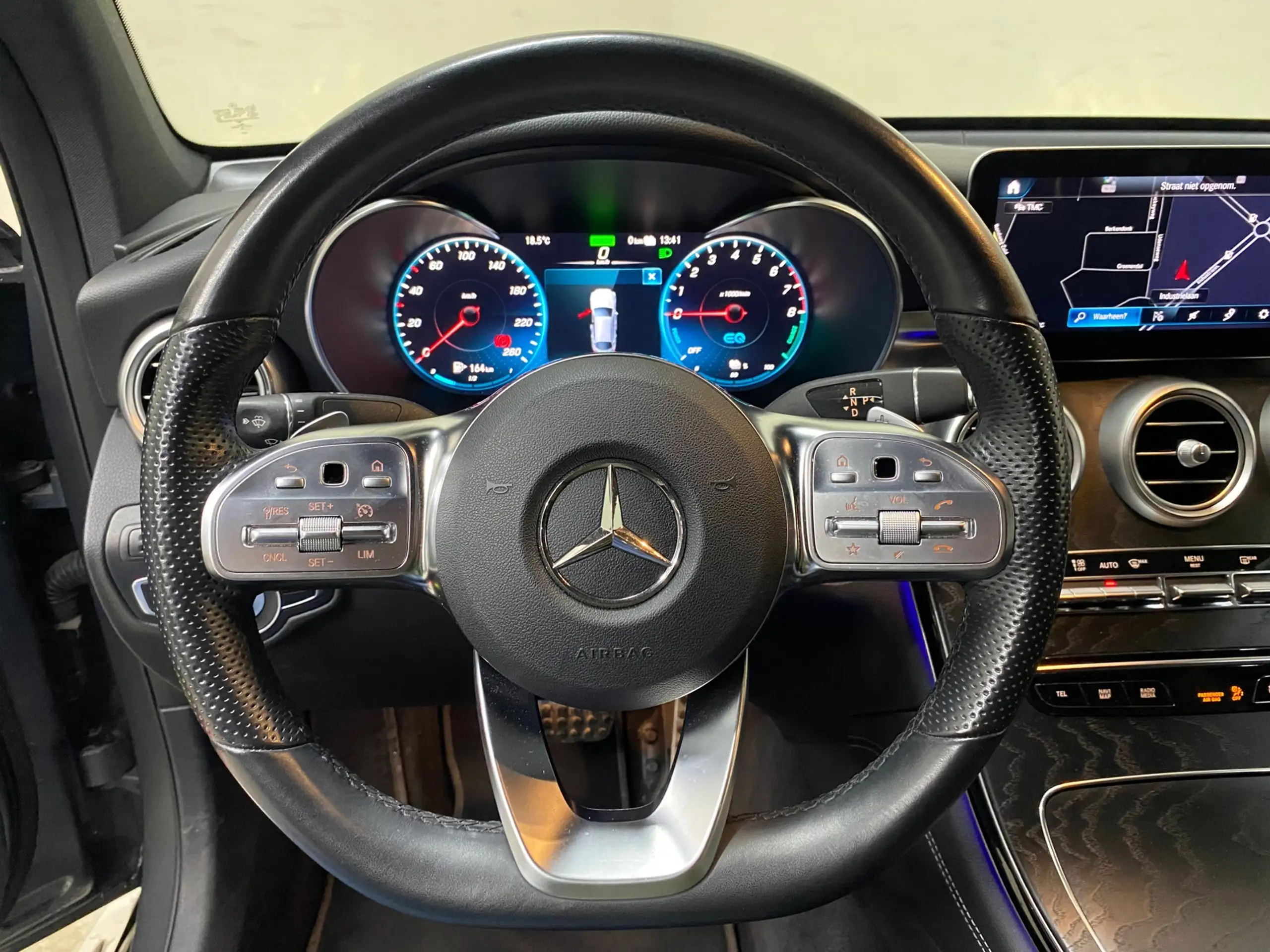 Mercedes-Benz - GLC 300