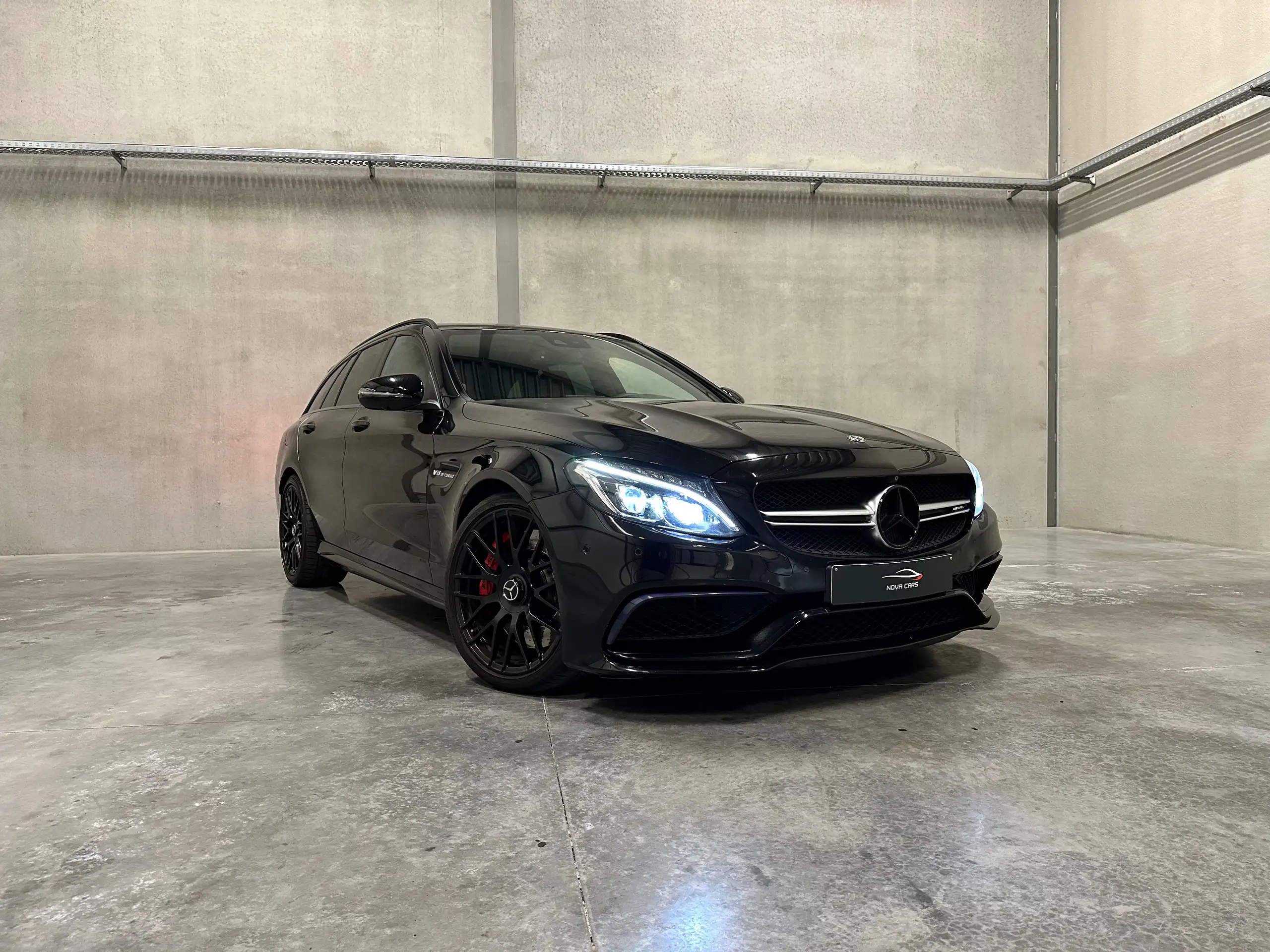 Mercedes-Benz - C 63 AMG