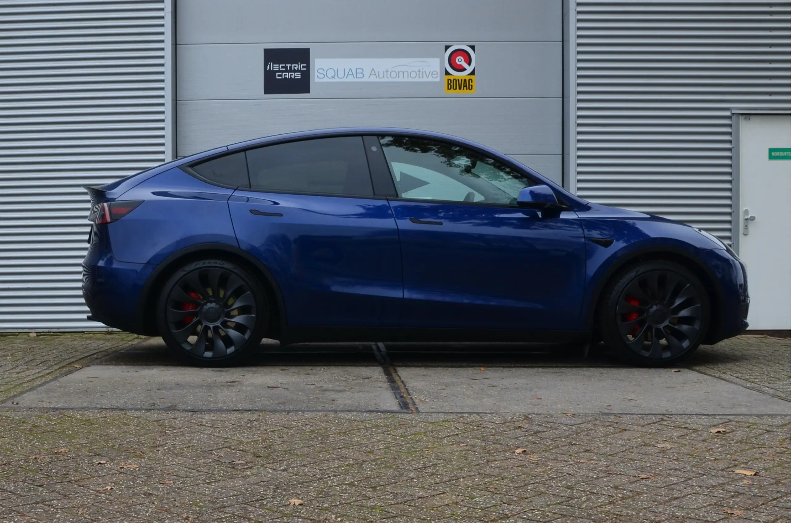 Tesla - Model Y