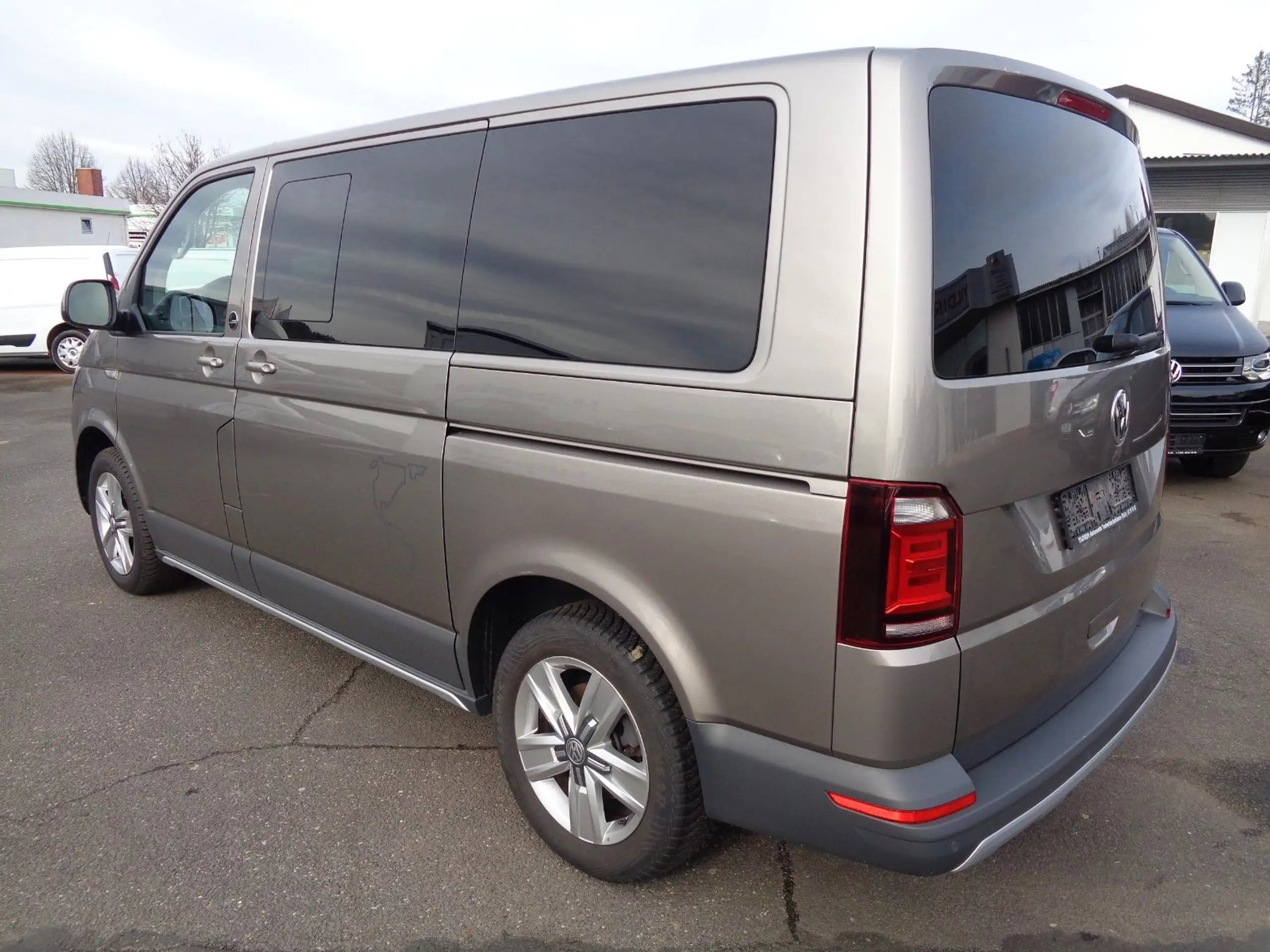 Volkswagen - T6 Transporter