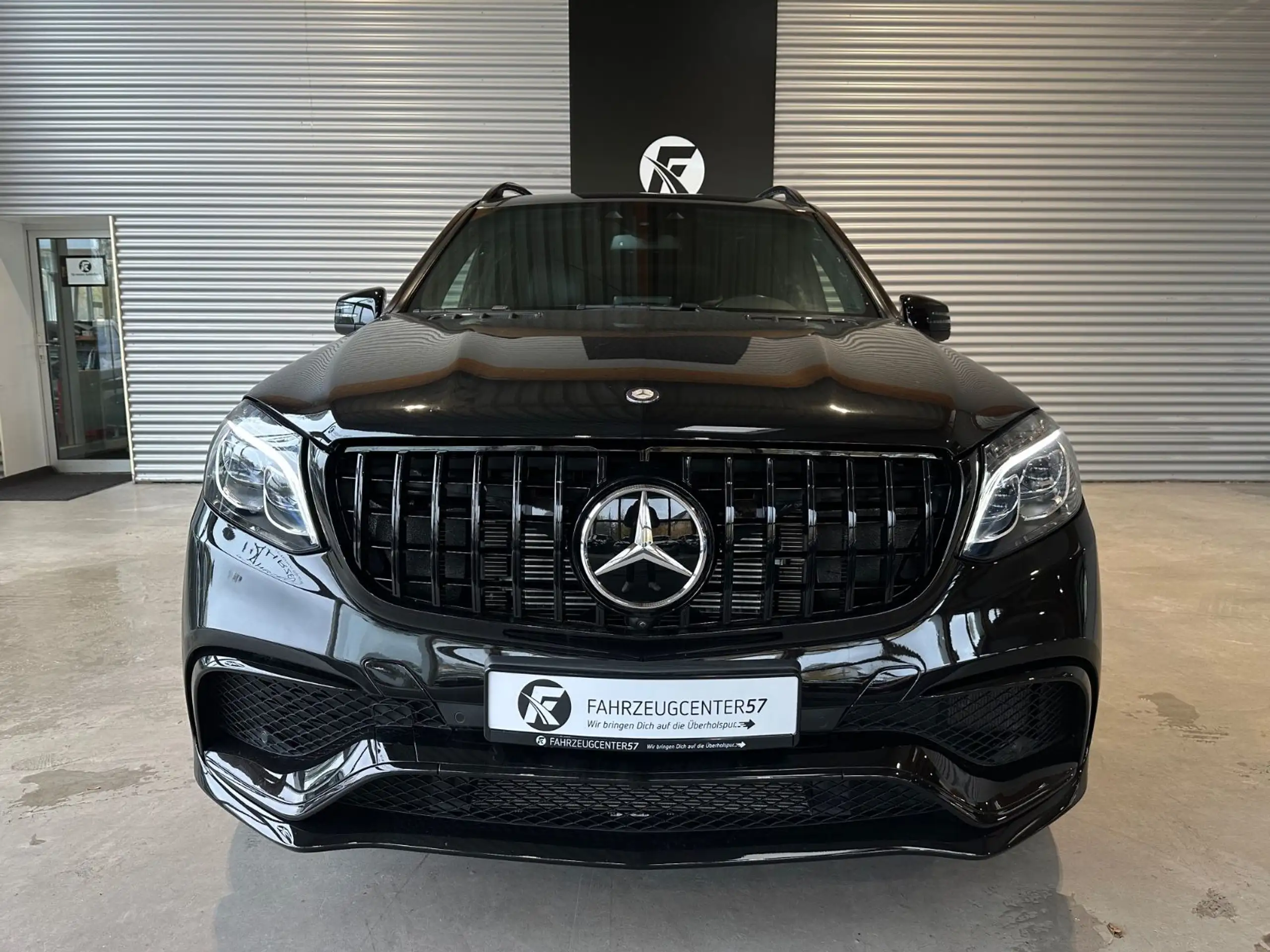 Mercedes-Benz - GLS 63 AMG