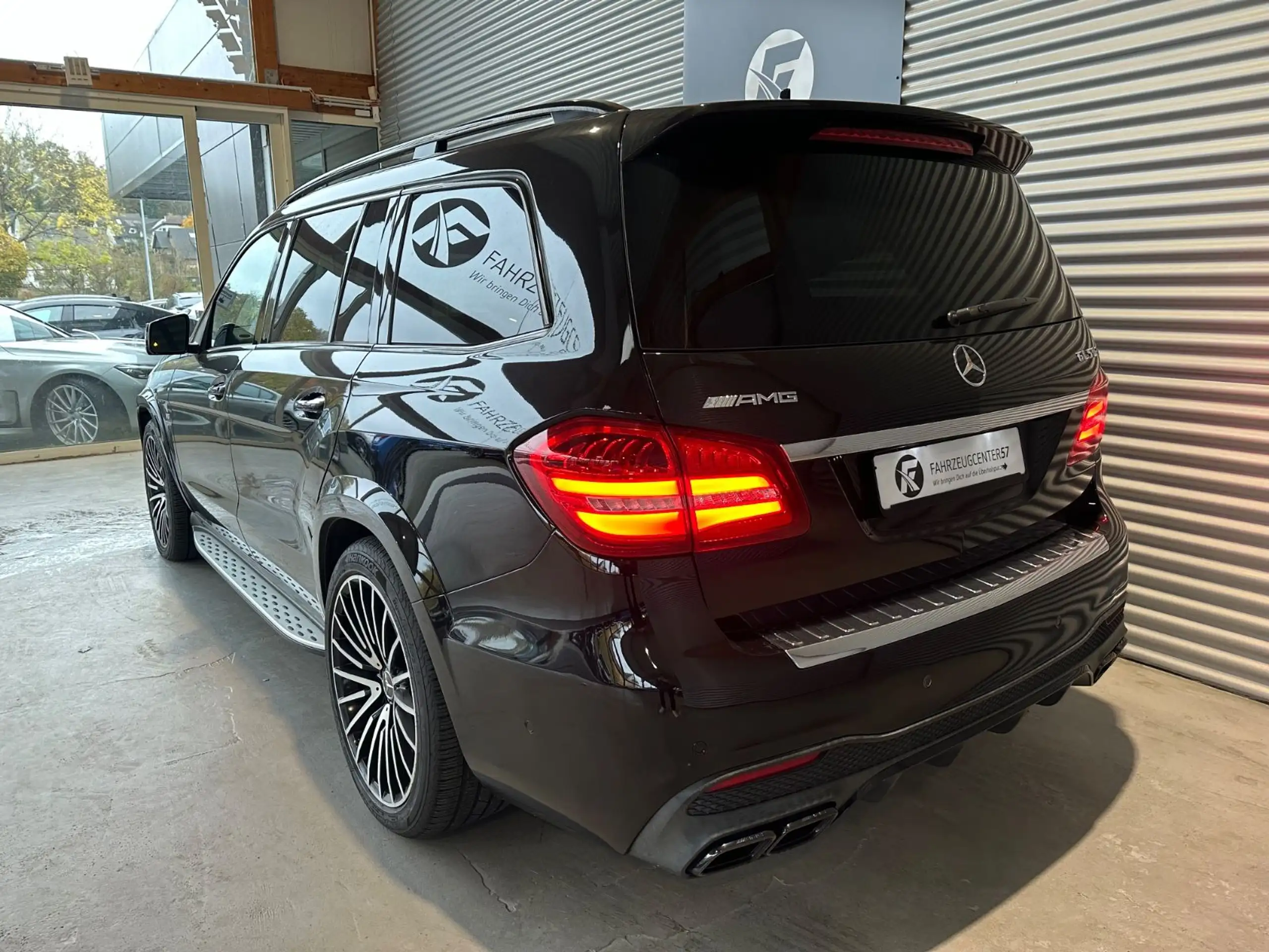 Mercedes-Benz - GLS 63 AMG