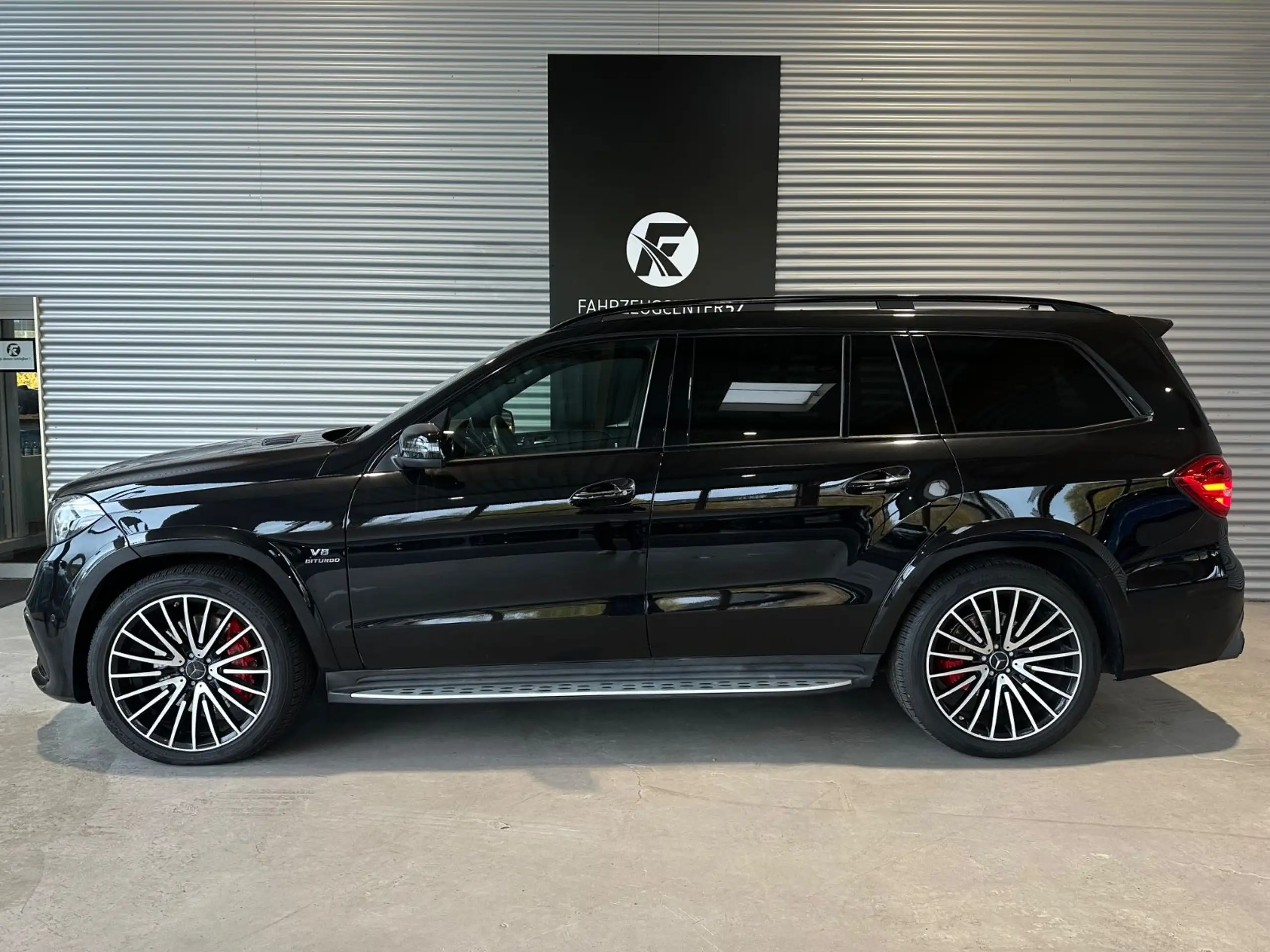 Mercedes-Benz - GLS 63 AMG