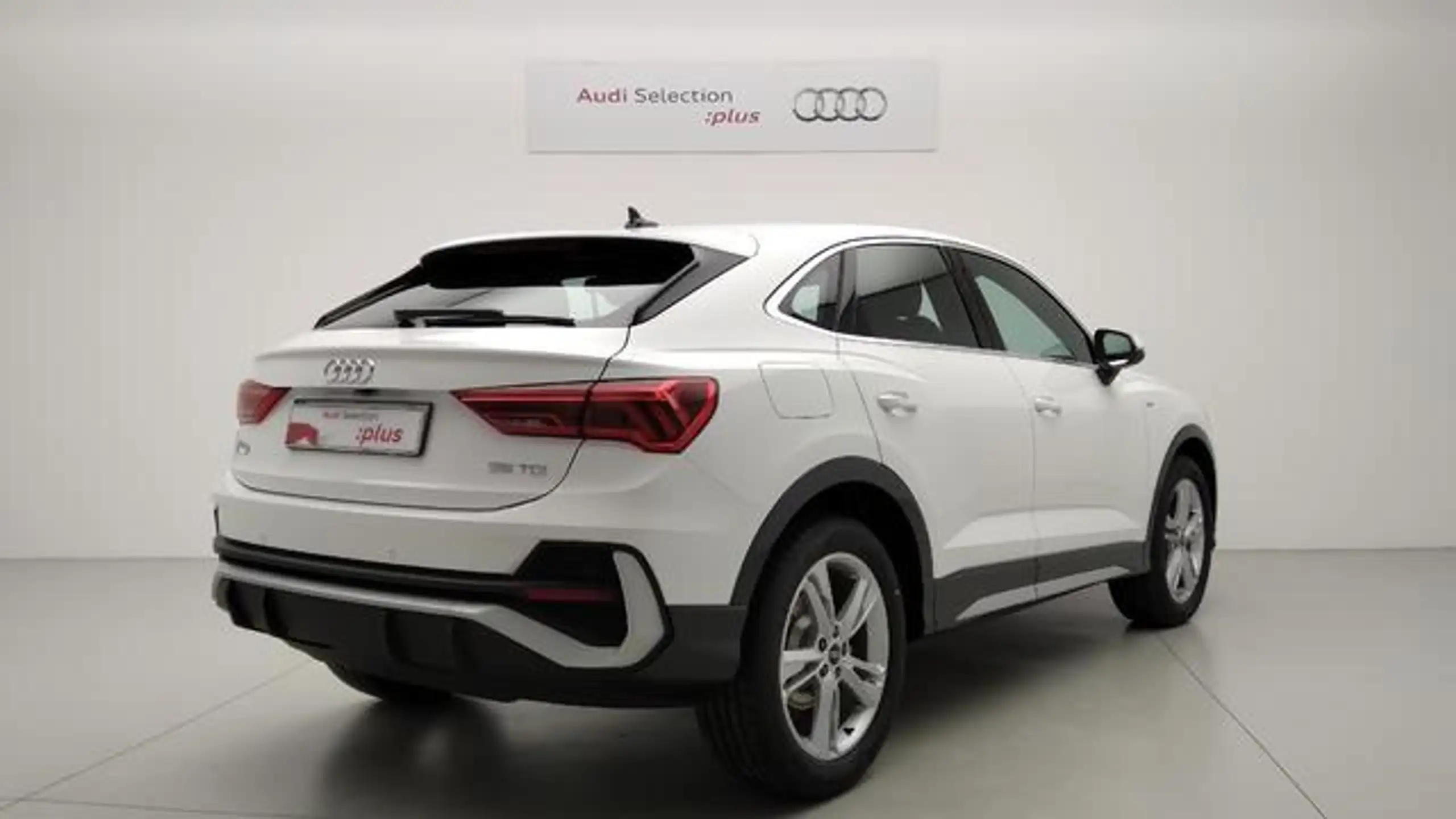 Audi - Q3