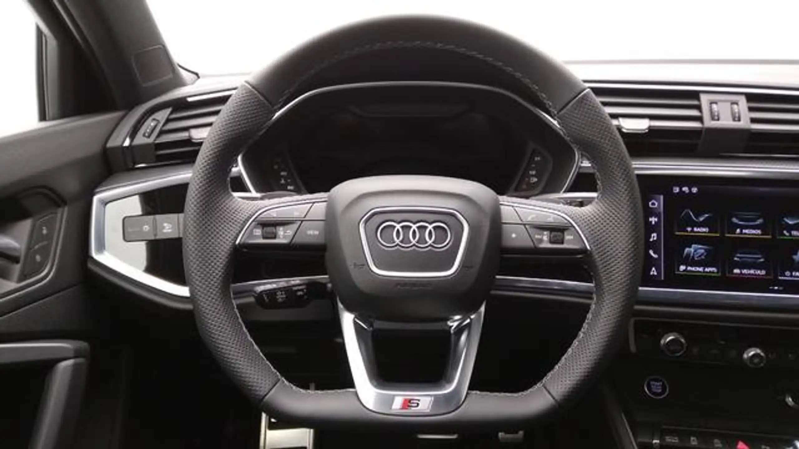 Audi - Q3