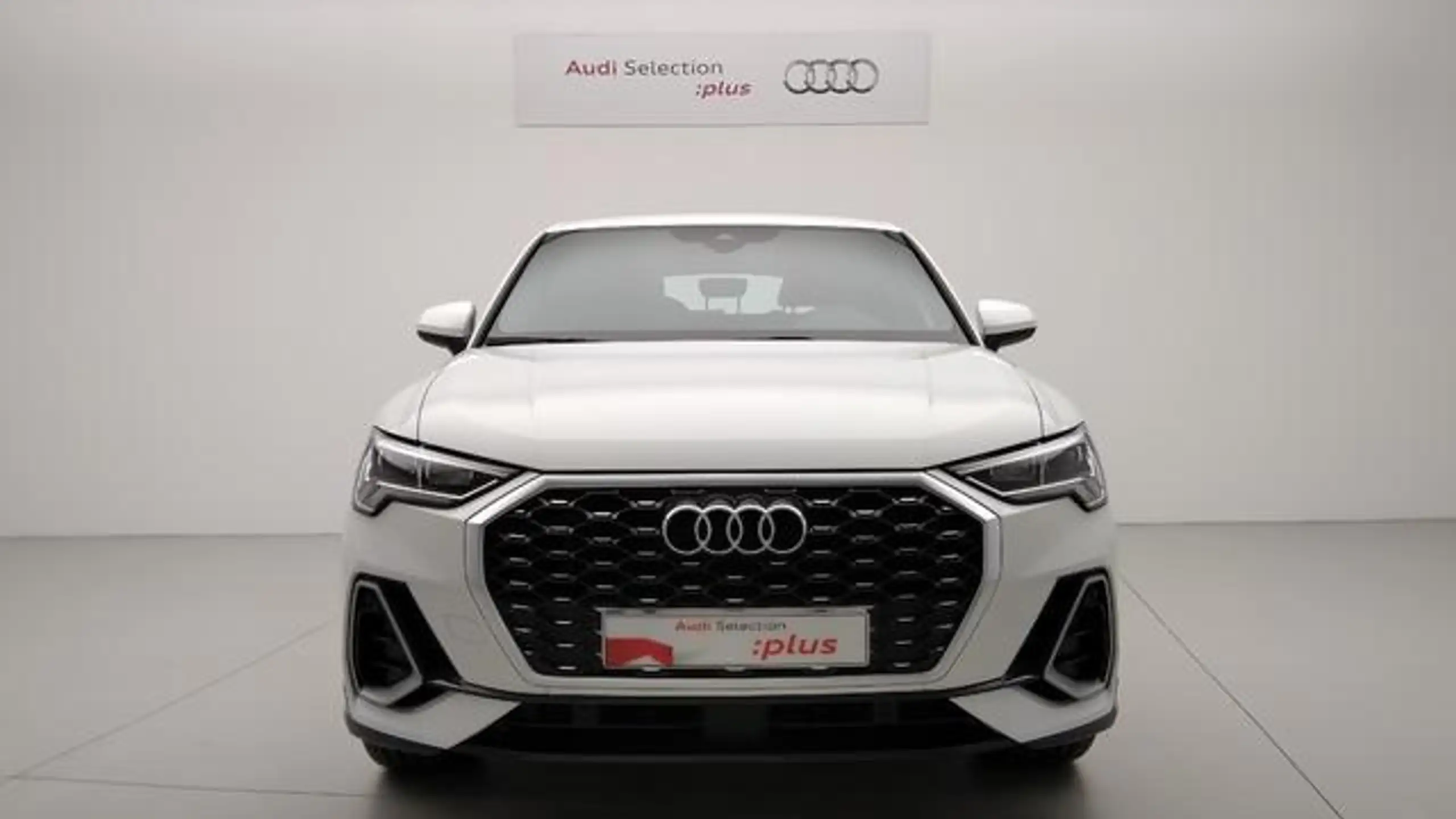 Audi - Q3