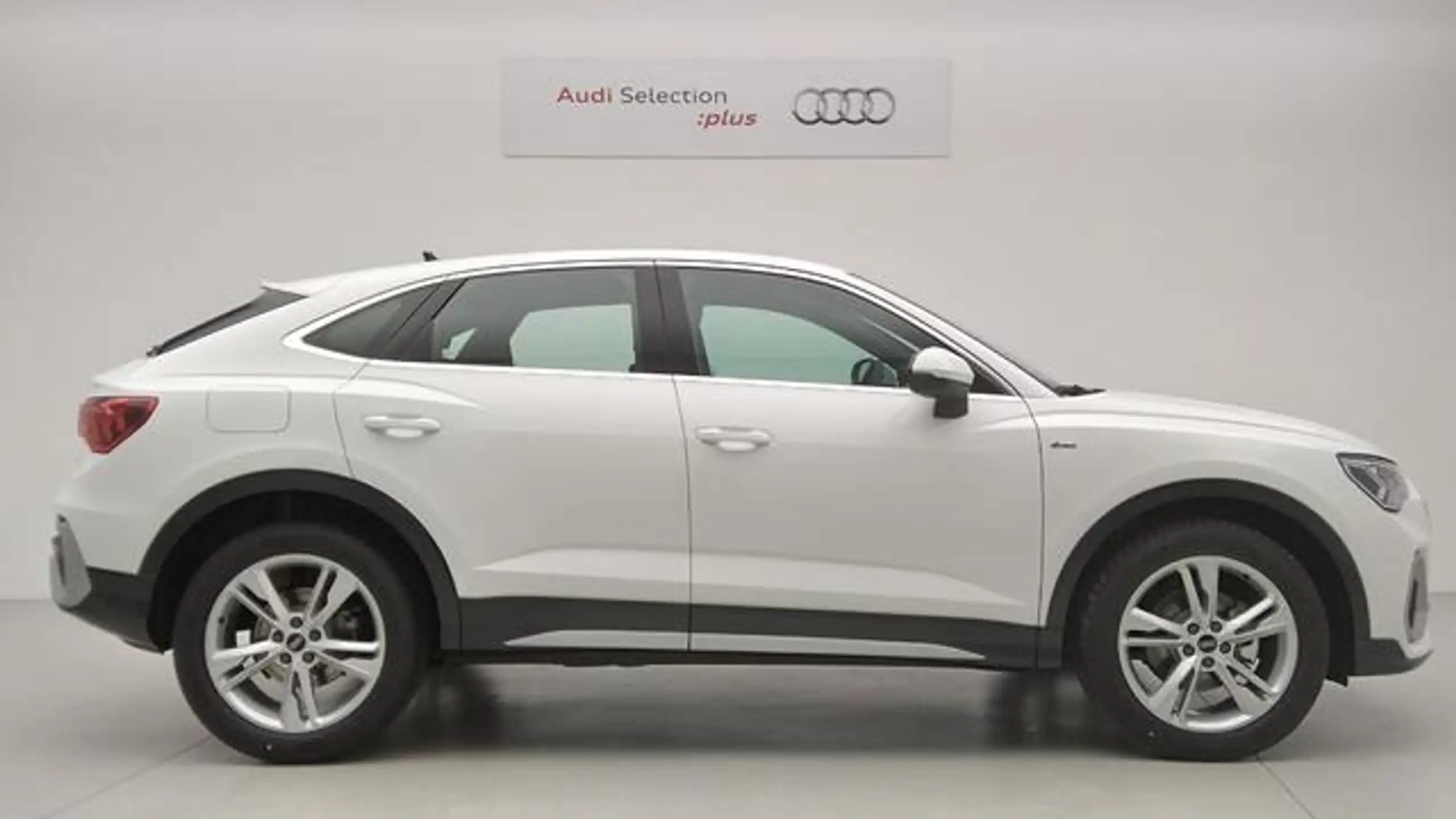 Audi - Q3