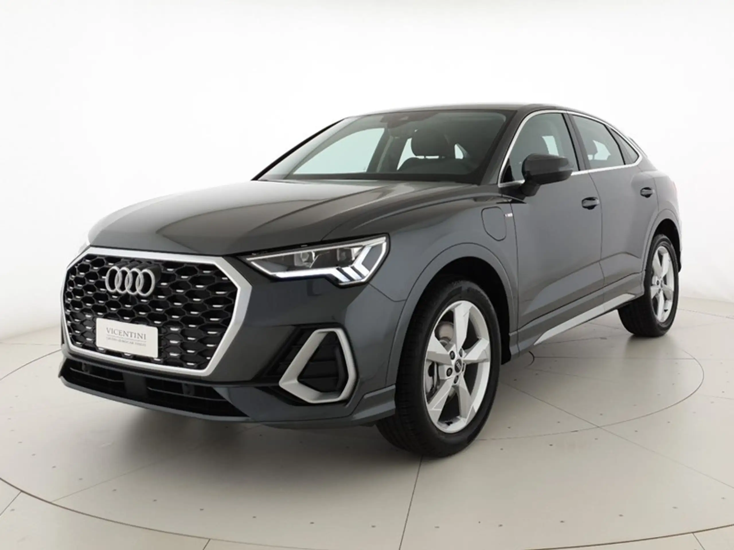 Audi - Q3