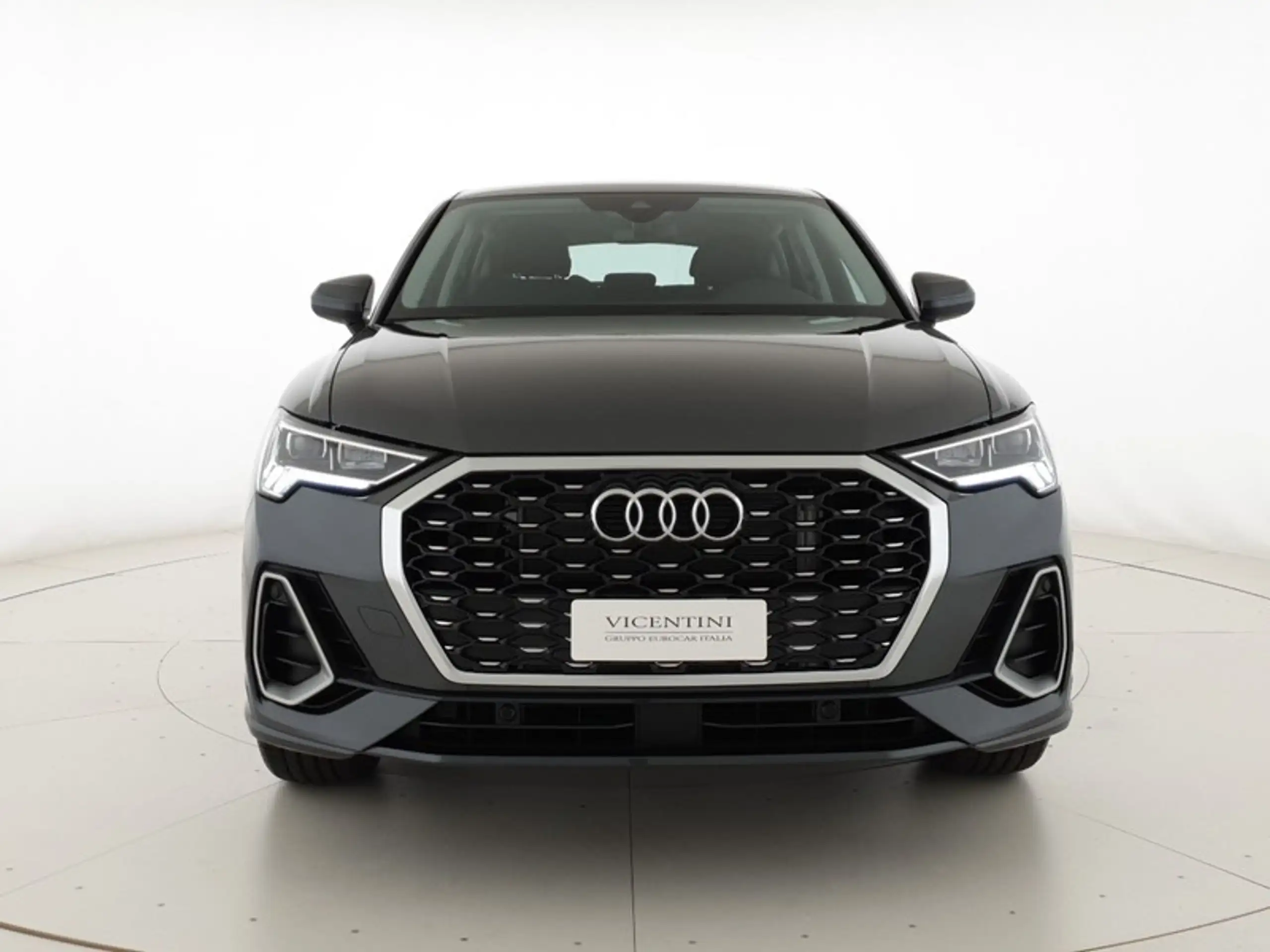 Audi - Q3