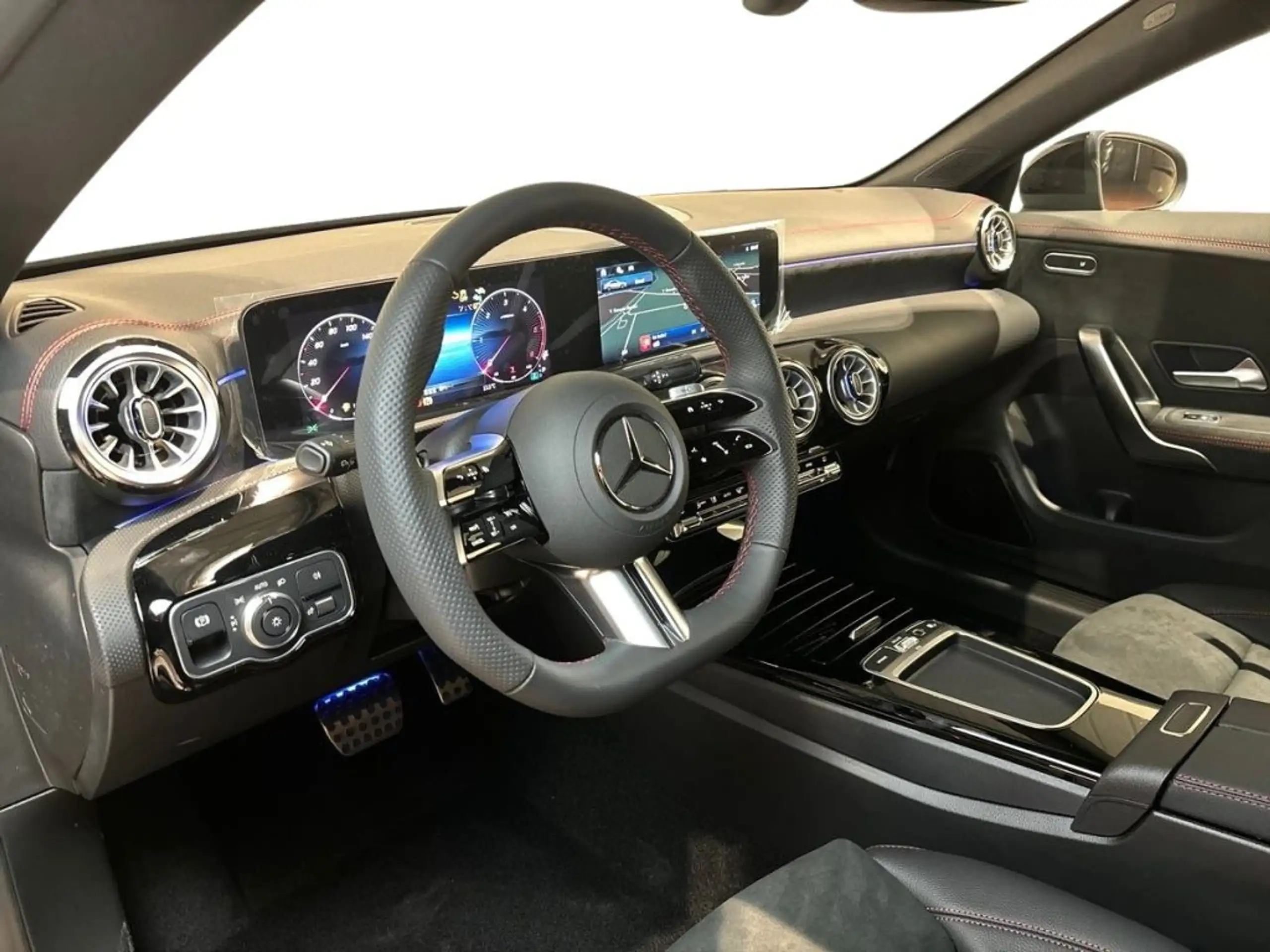 Mercedes-Benz - CLA 200