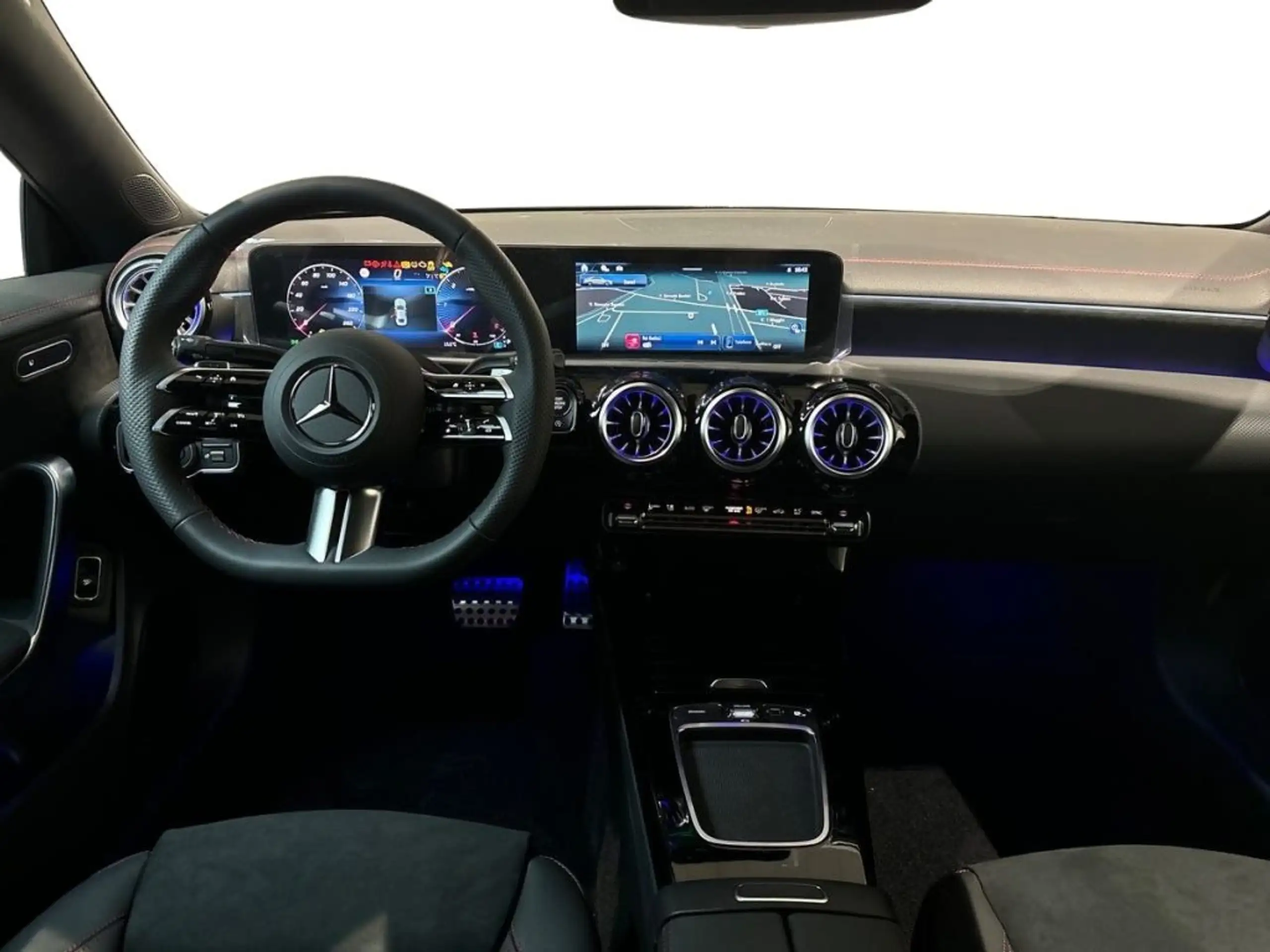 Mercedes-Benz - CLA 200