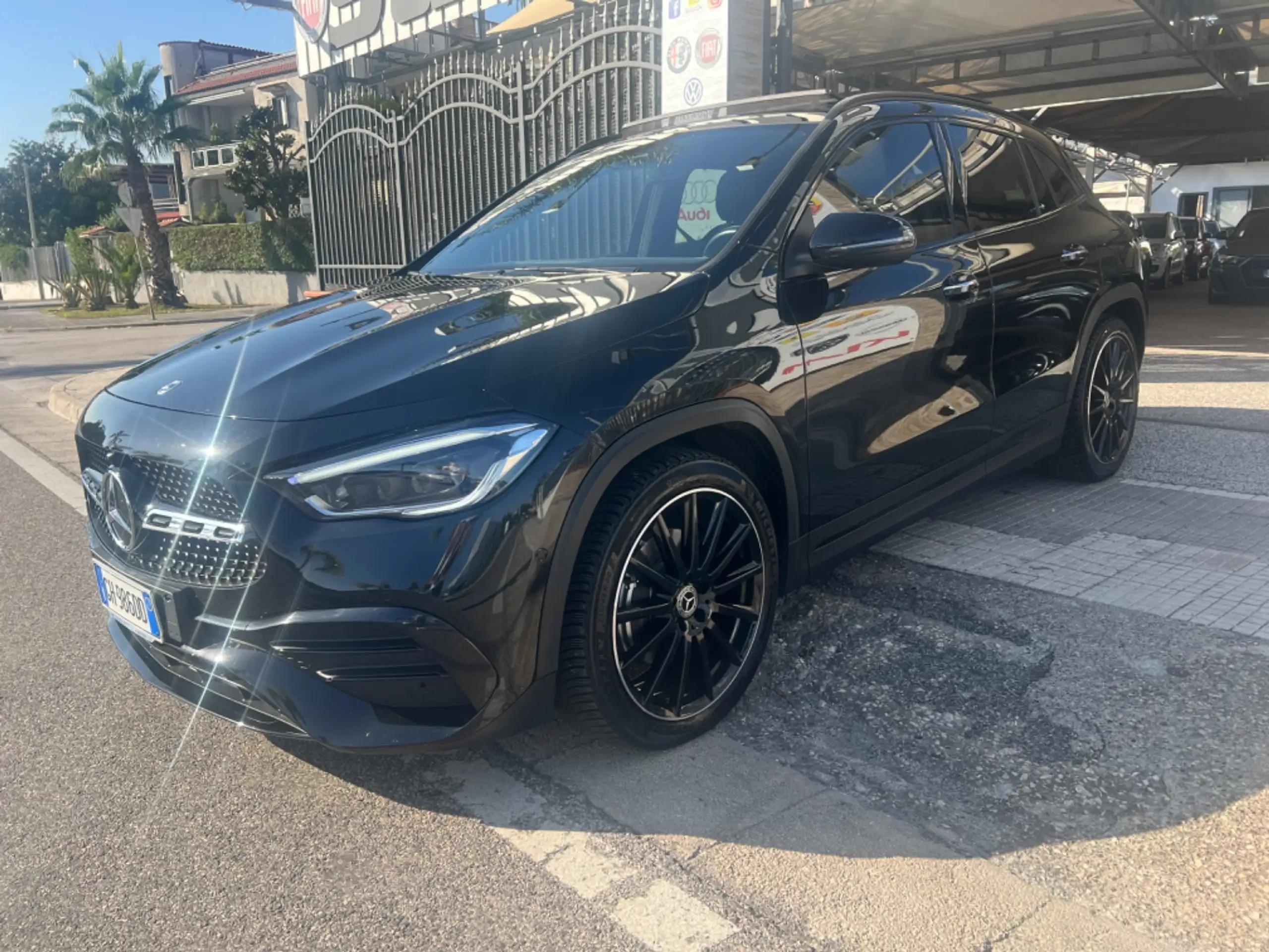 Mercedes-Benz - GLA 220