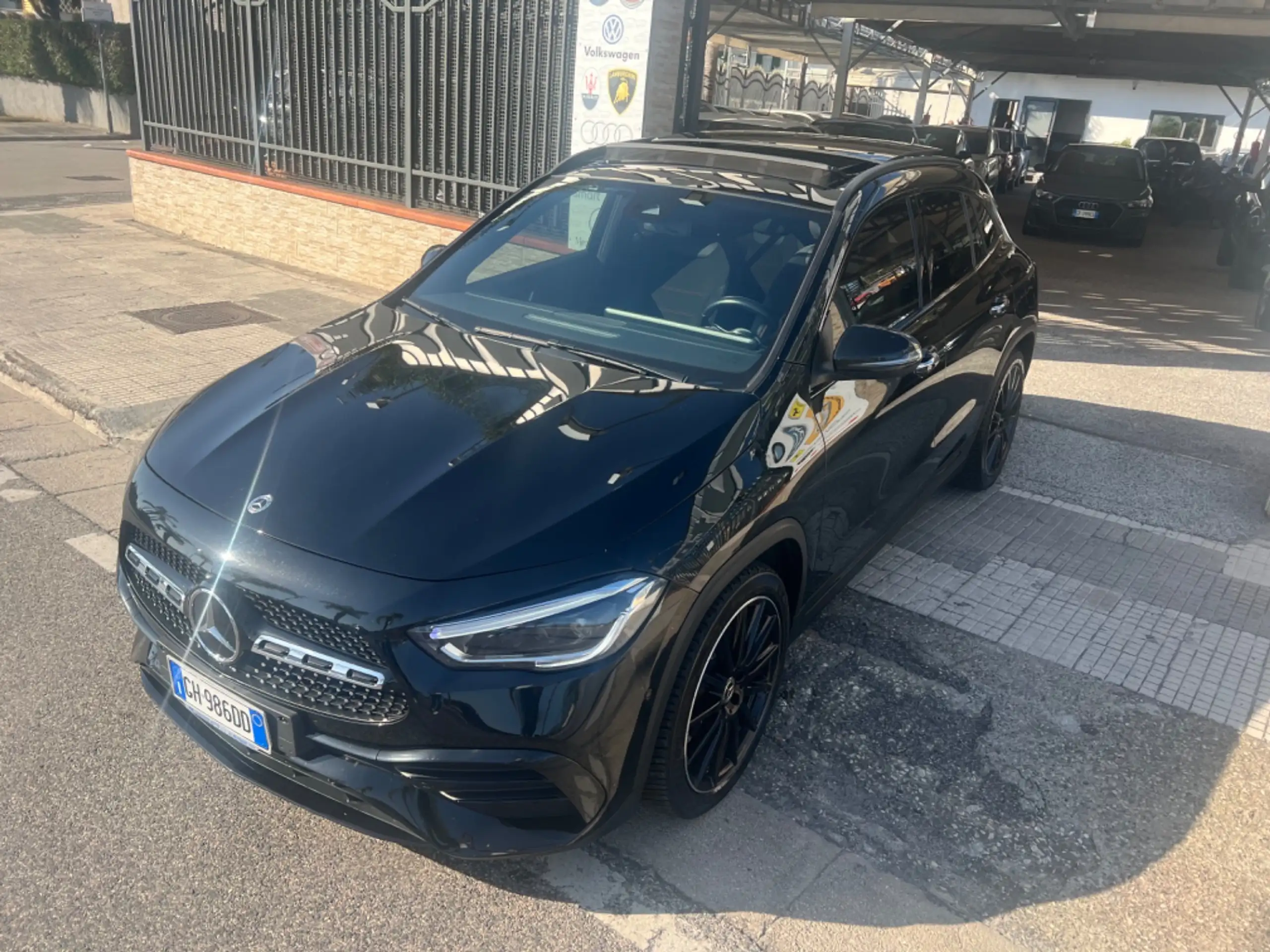 Mercedes-Benz - GLA 220