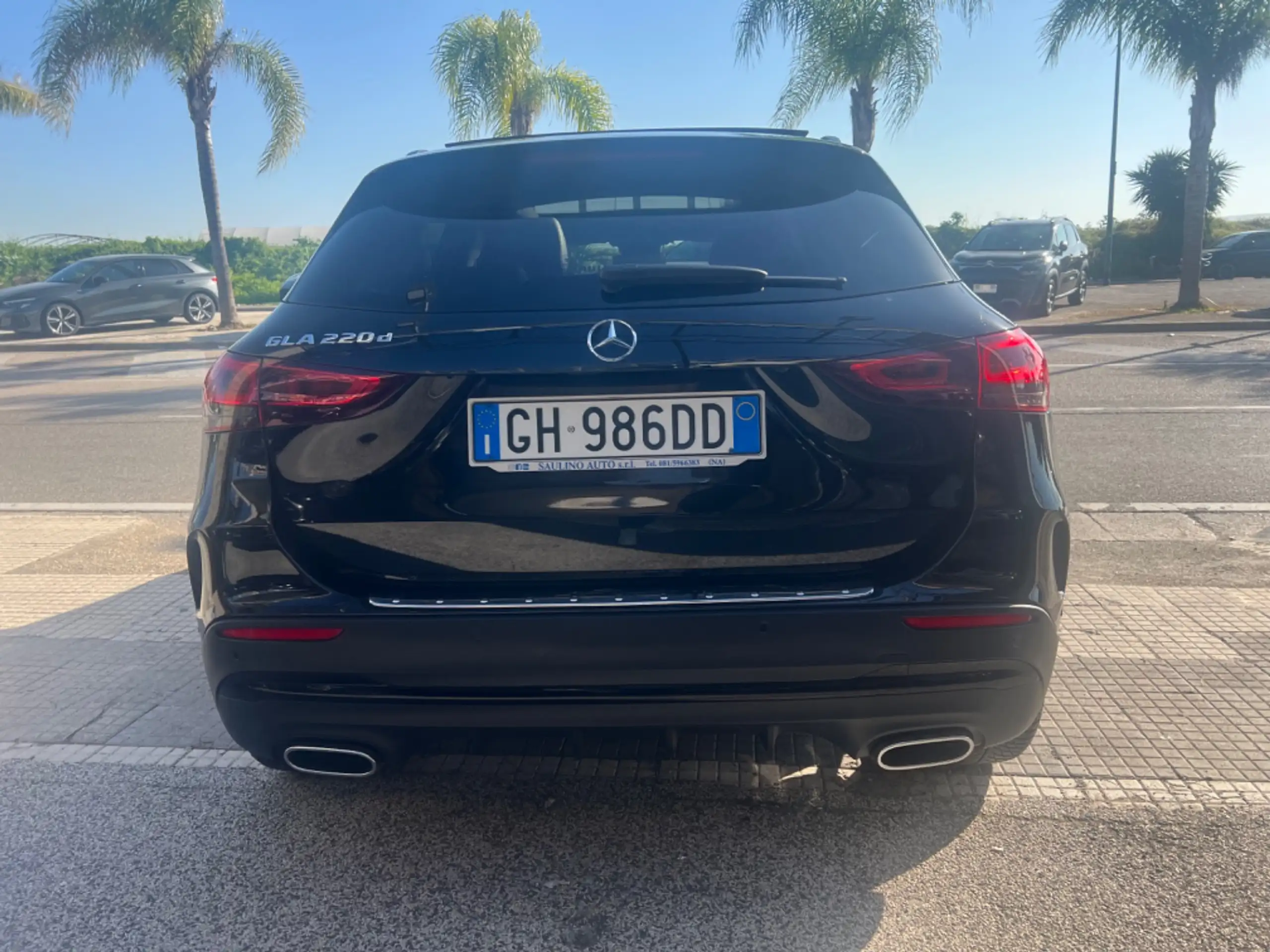 Mercedes-Benz - GLA 220