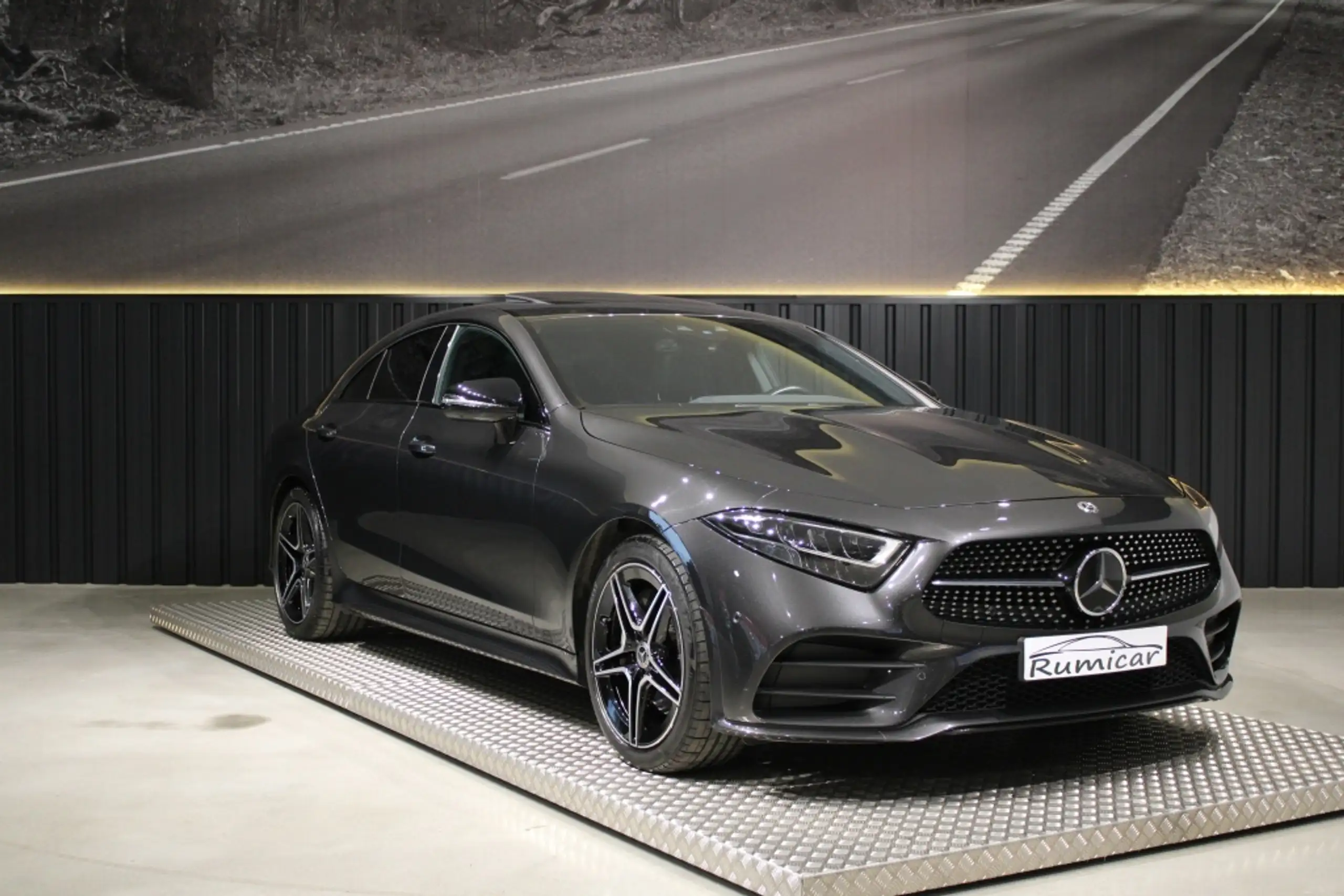 Mercedes-Benz - CLS 350