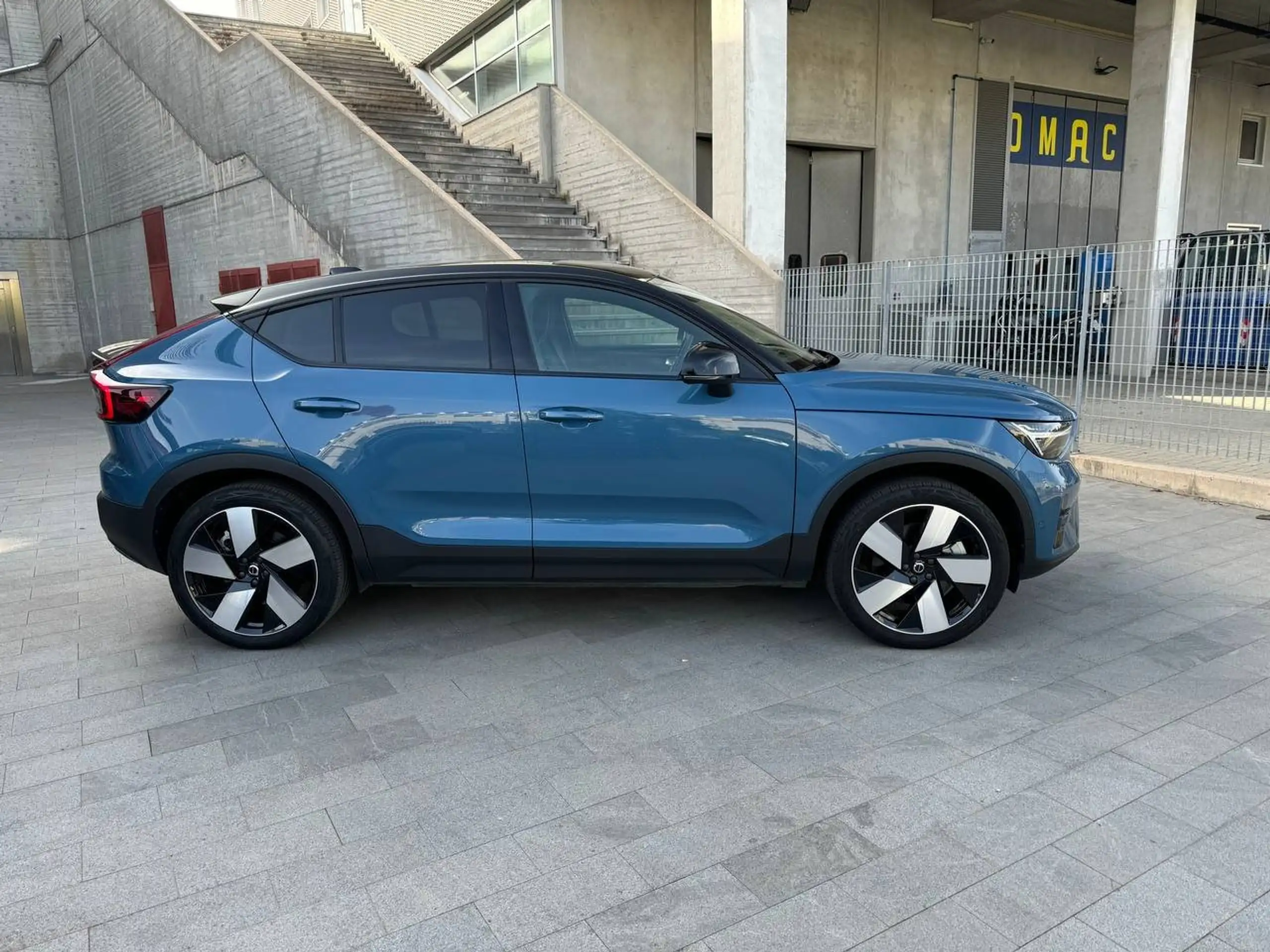 Volvo - C40