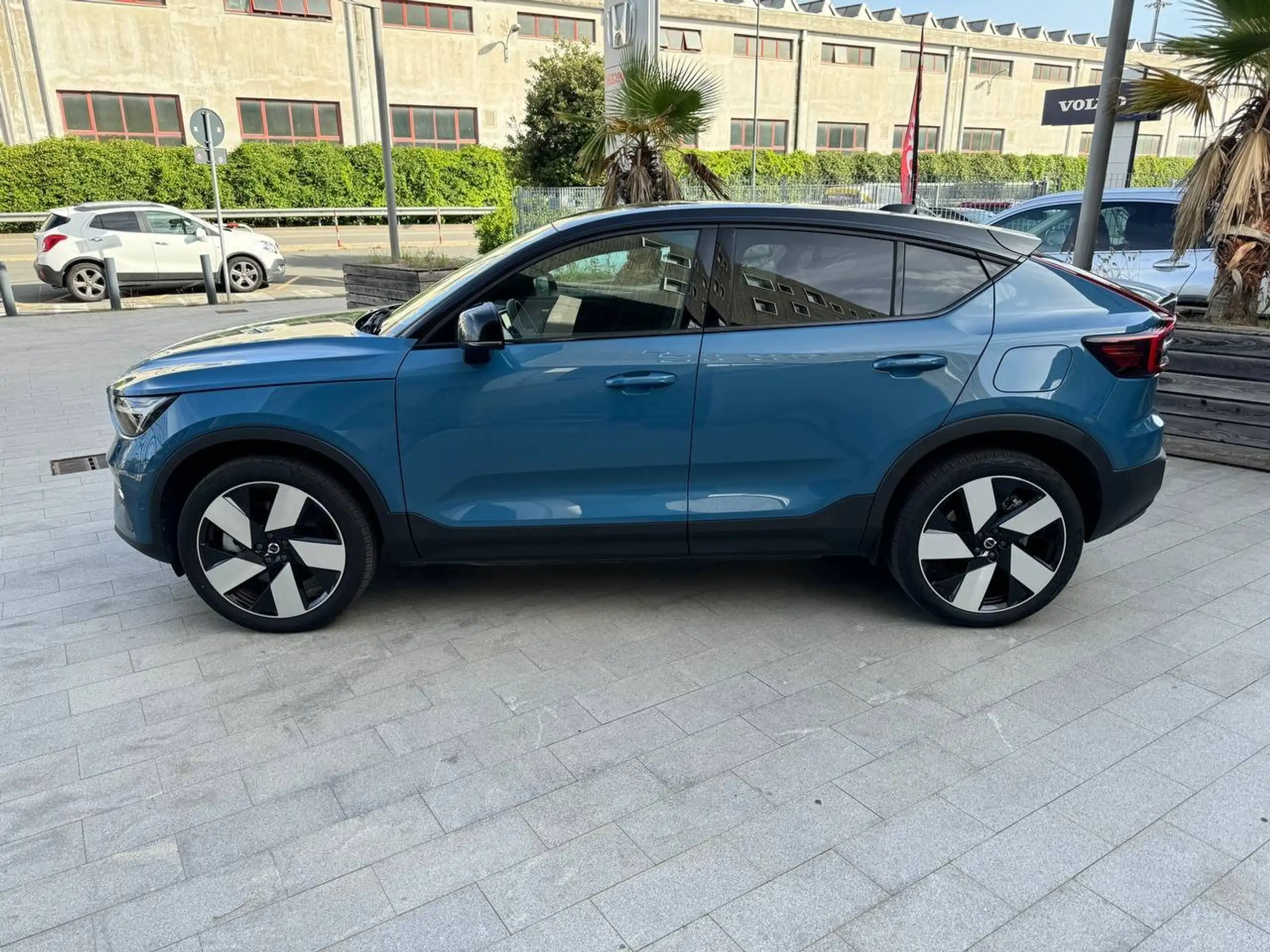 Volvo - C40