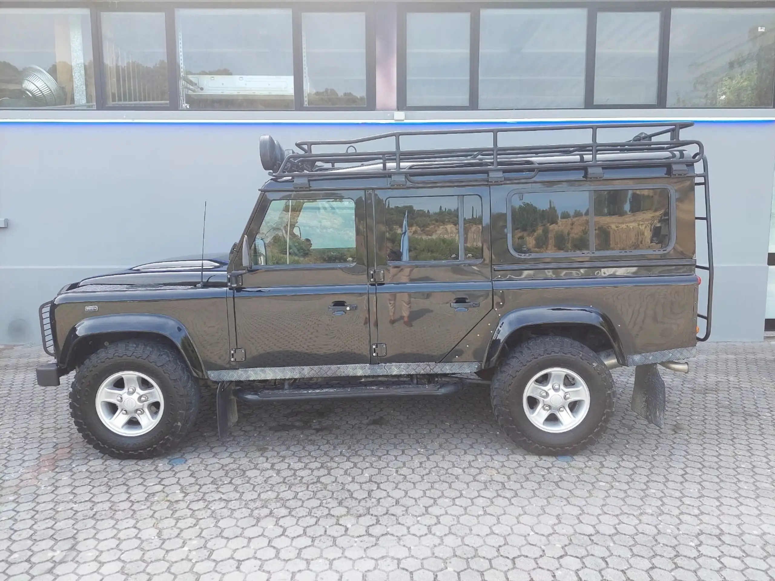 Land Rover Defender 2010