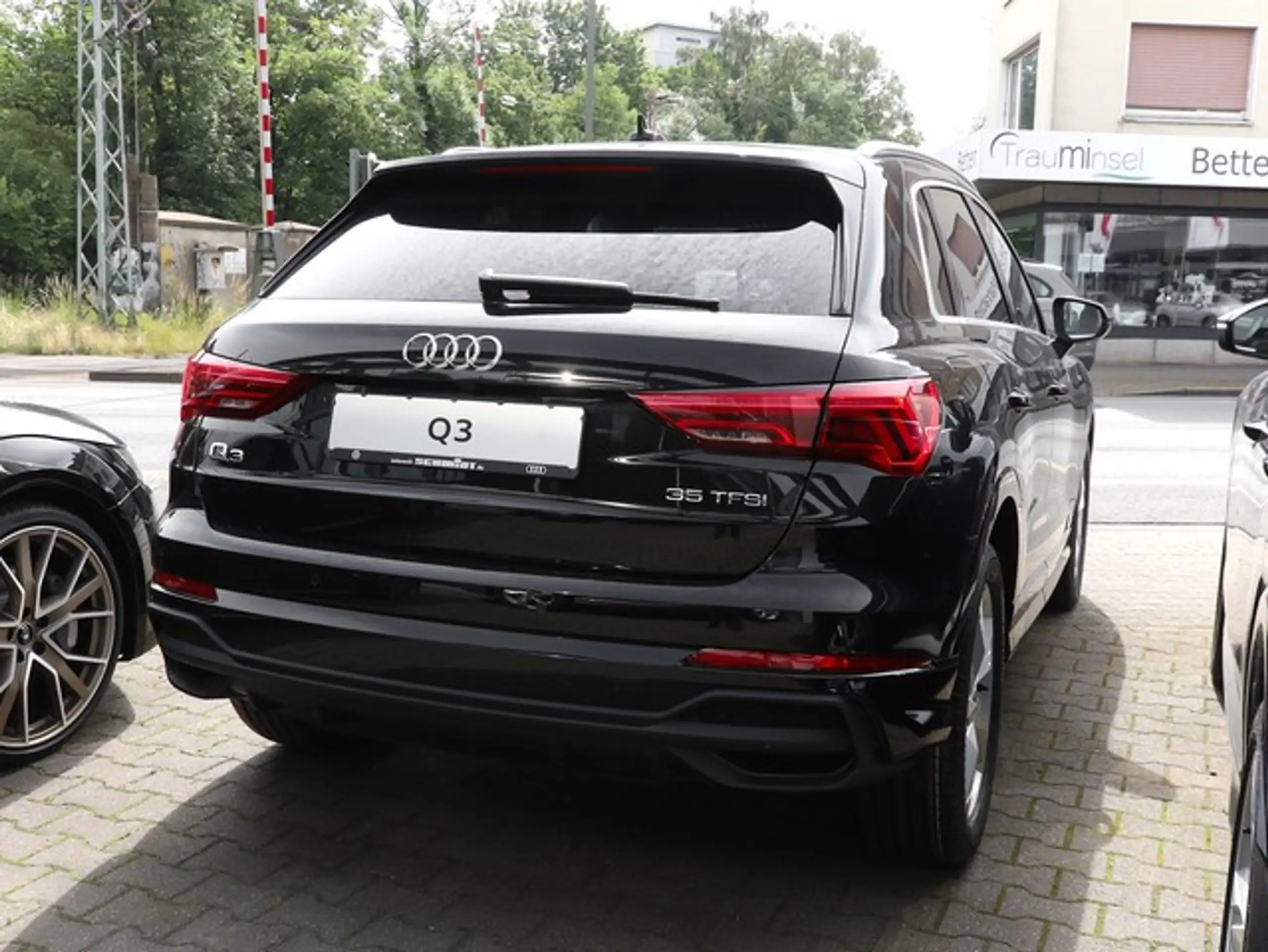 Audi - Q3