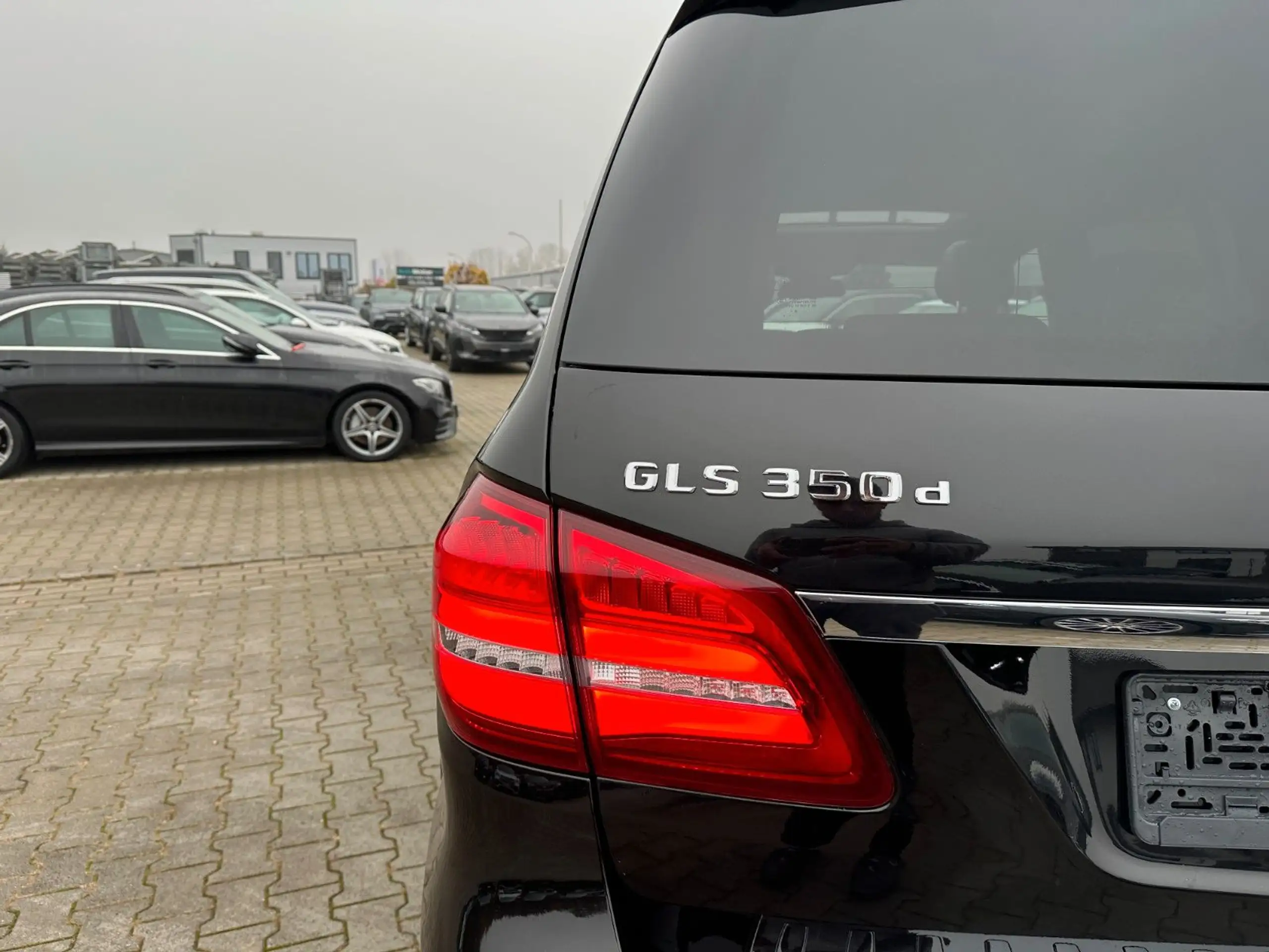 Mercedes-Benz - GLS 350