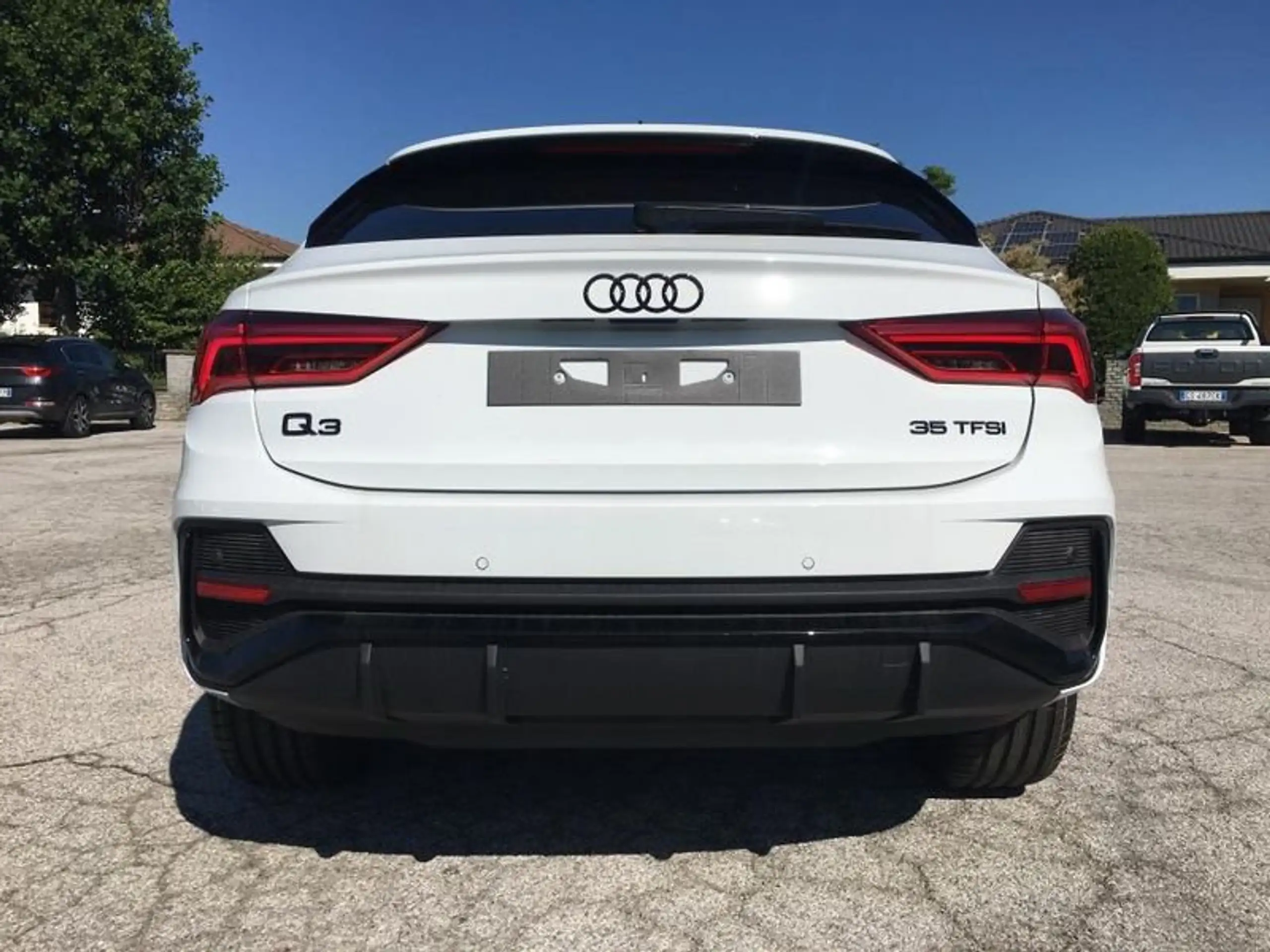 Audi - Q3