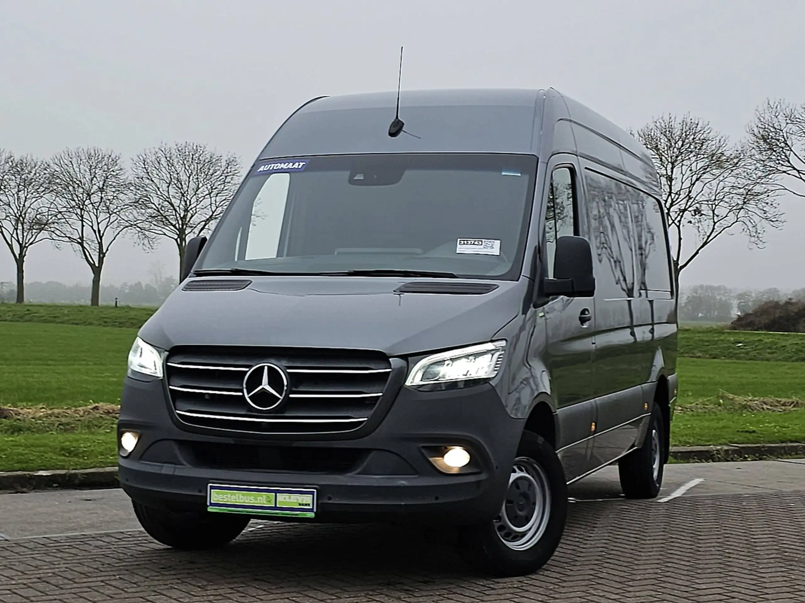 Mercedes-Benz - Sprinter