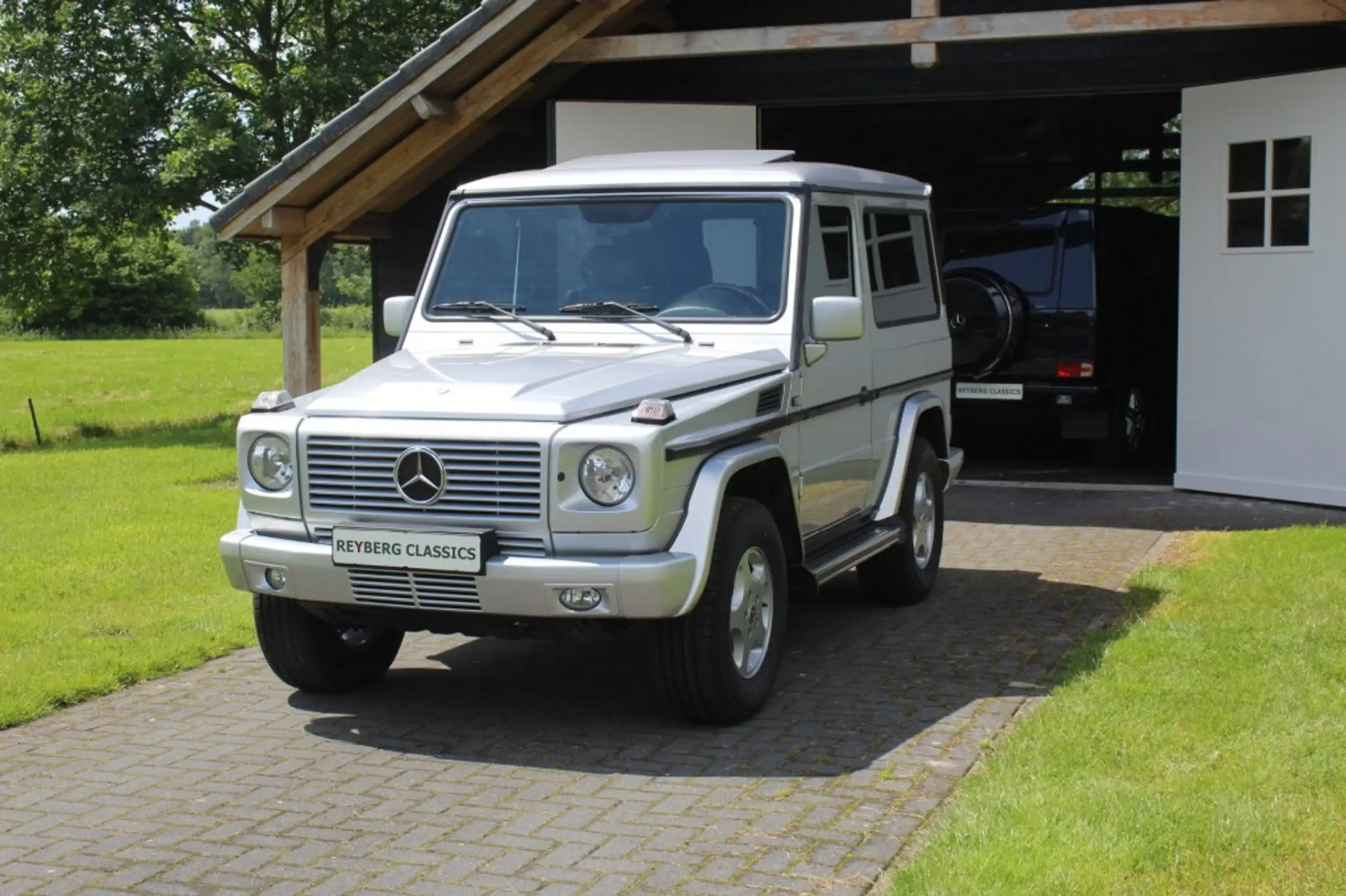 Mercedes-Benz - G 500