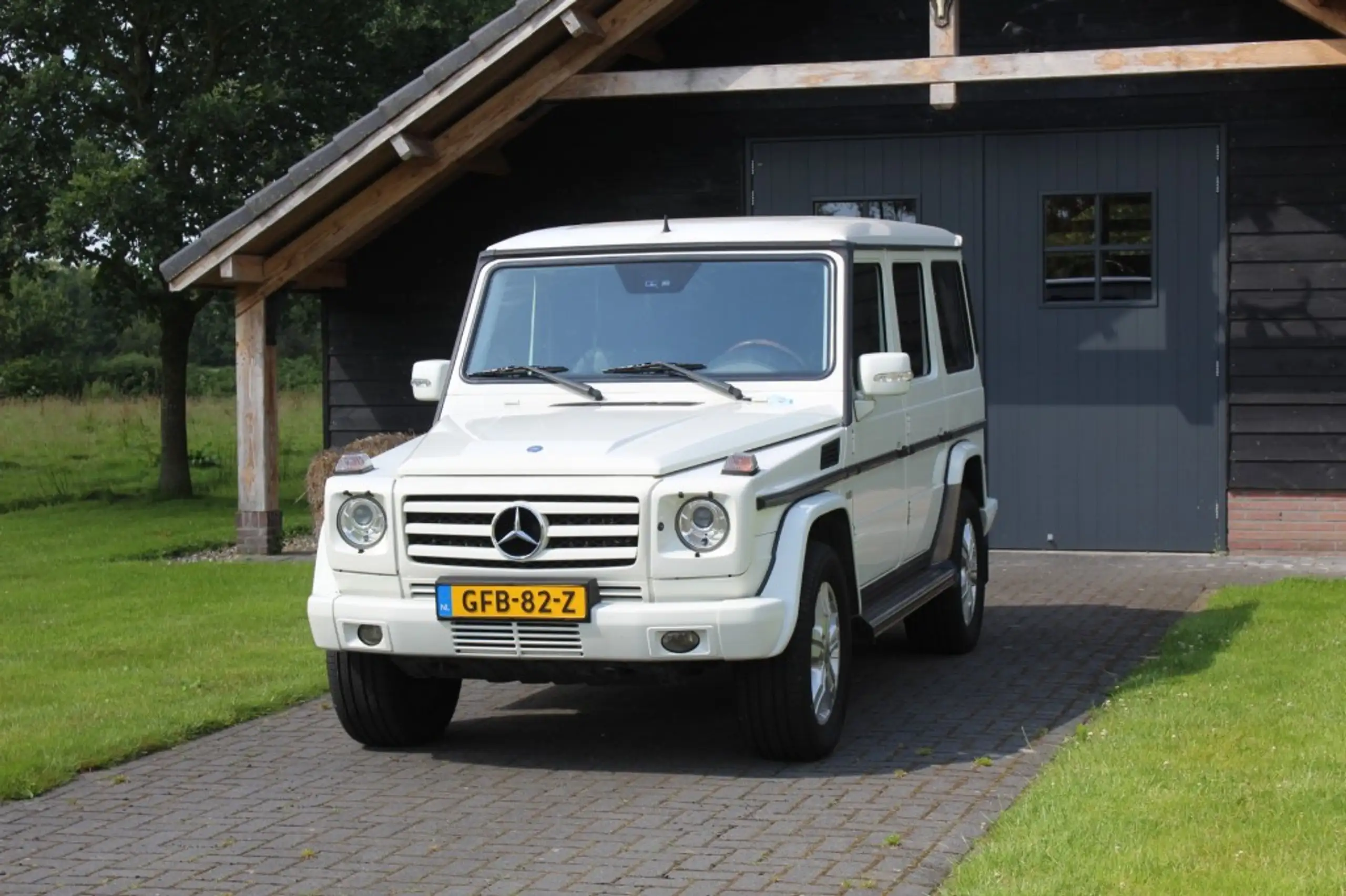 Mercedes-Benz - G 500