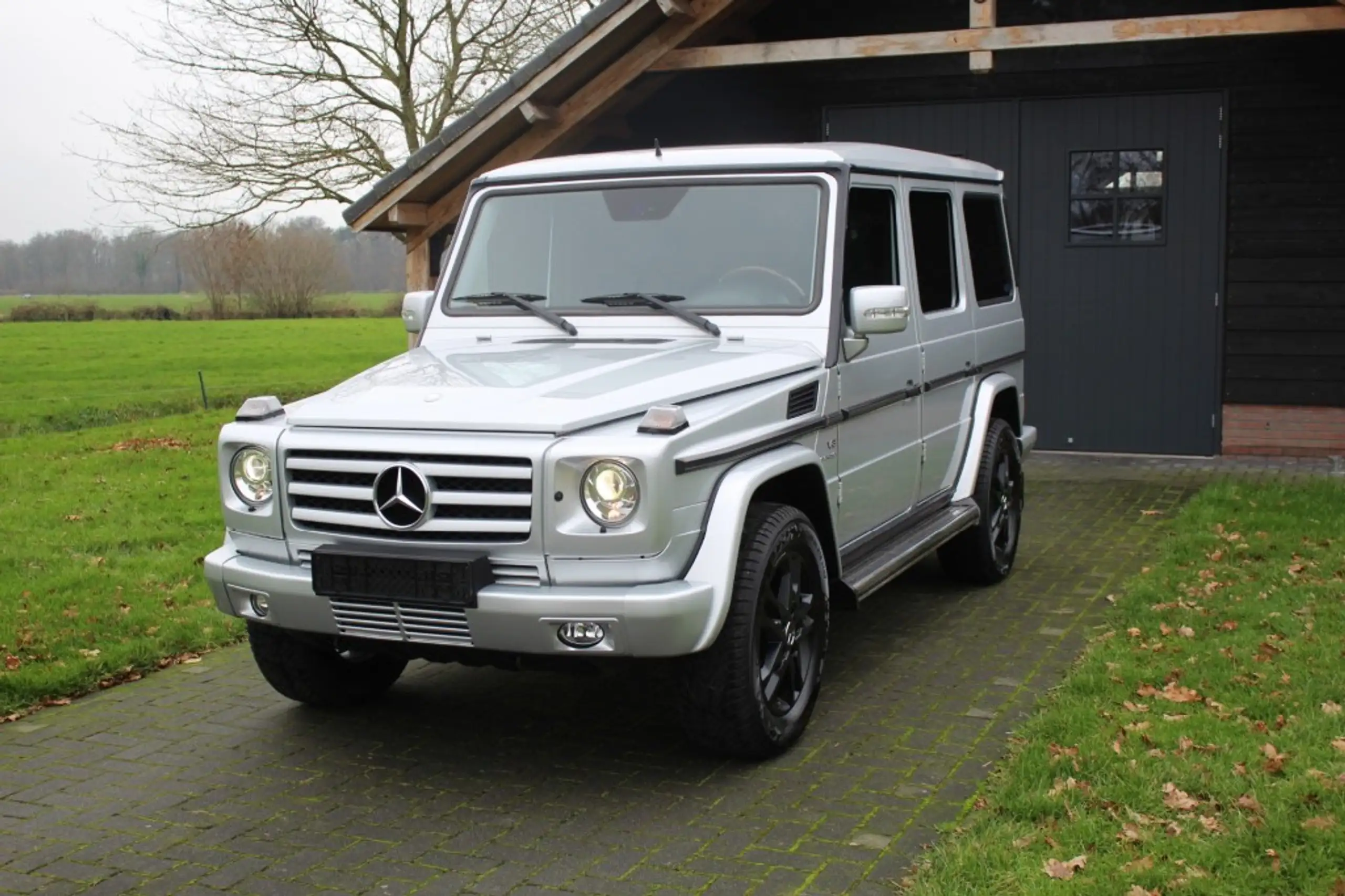 Mercedes-Benz - G 500