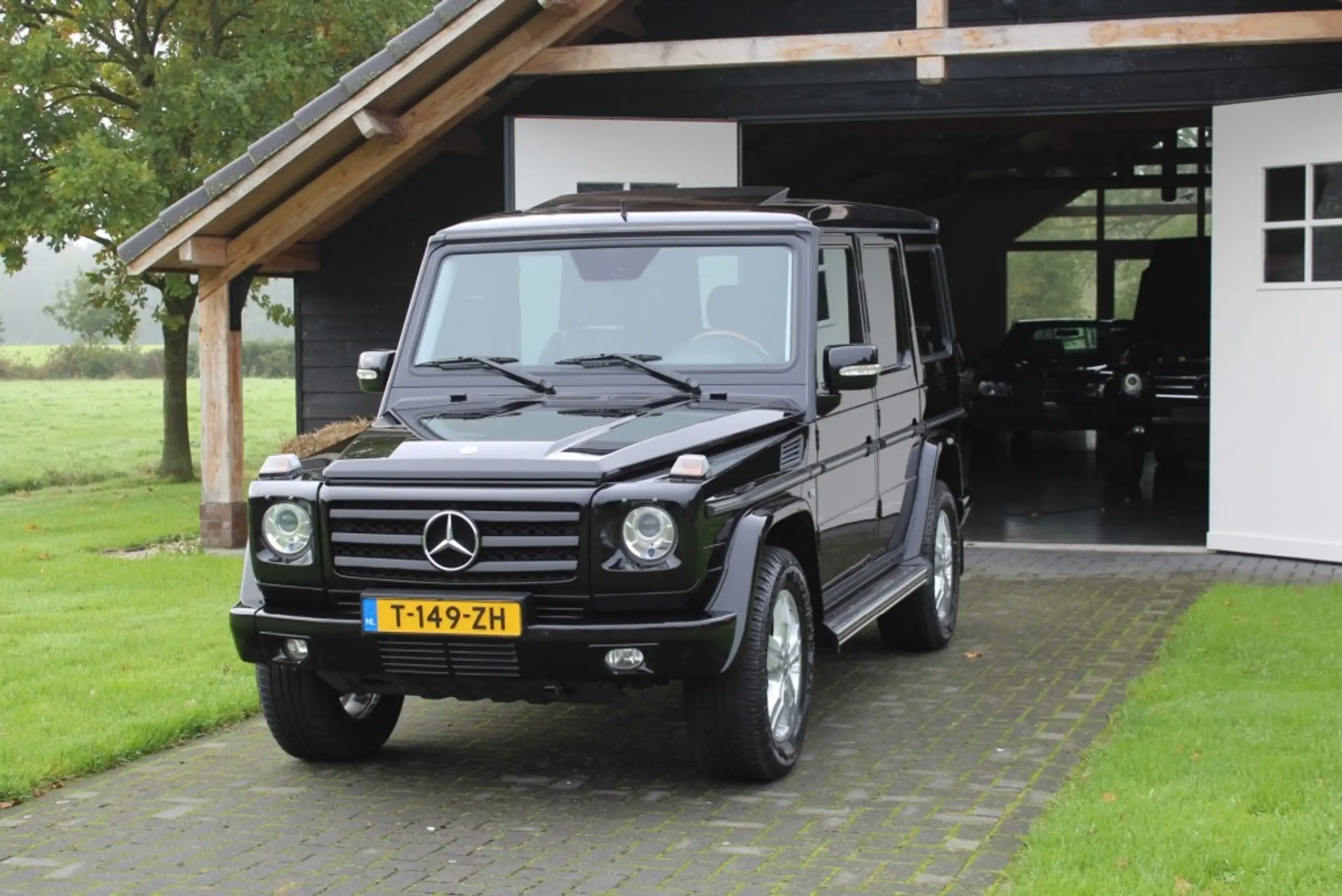 Mercedes-Benz - G 500