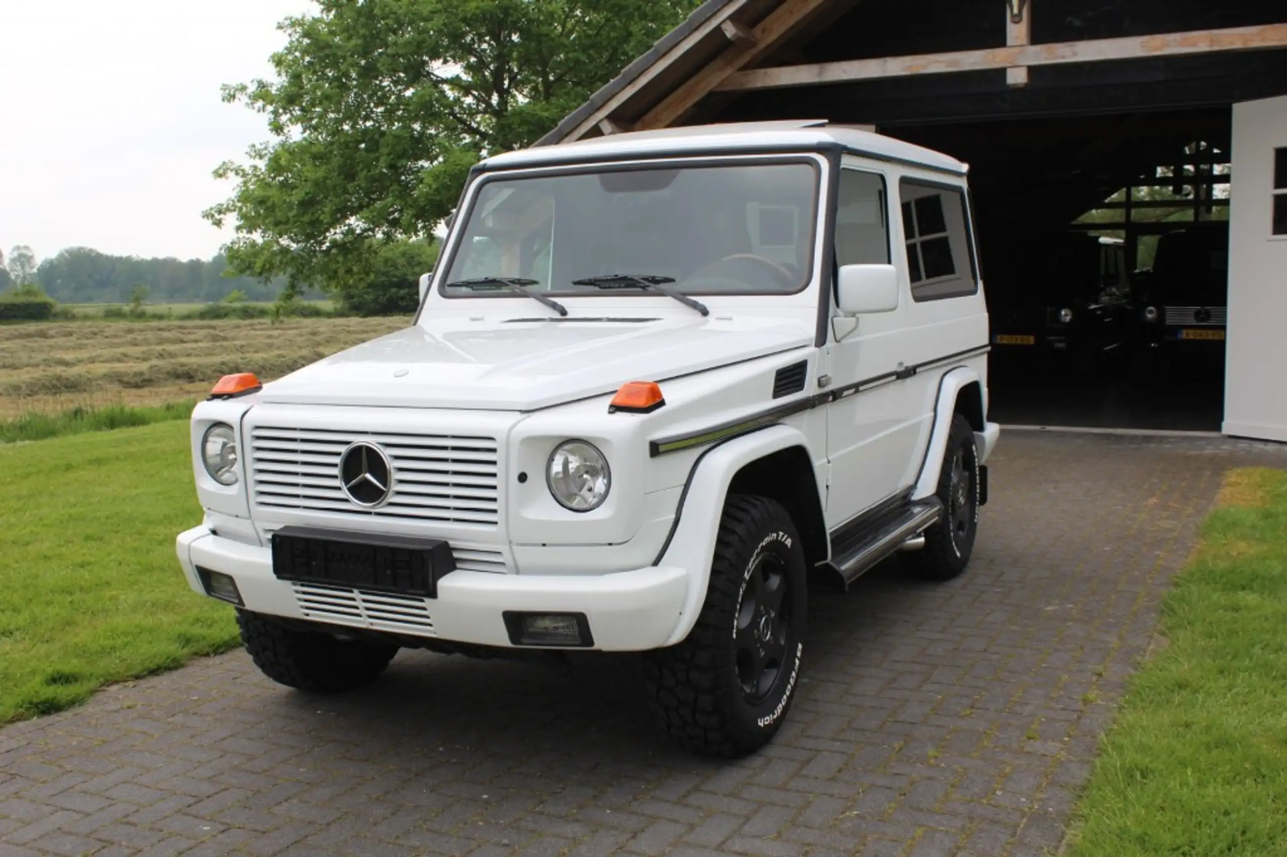 Mercedes-Benz - G 500