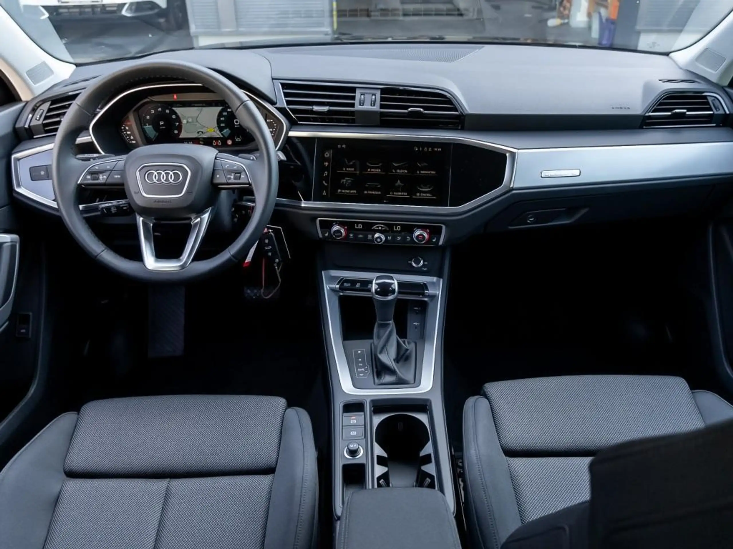 Audi - Q3