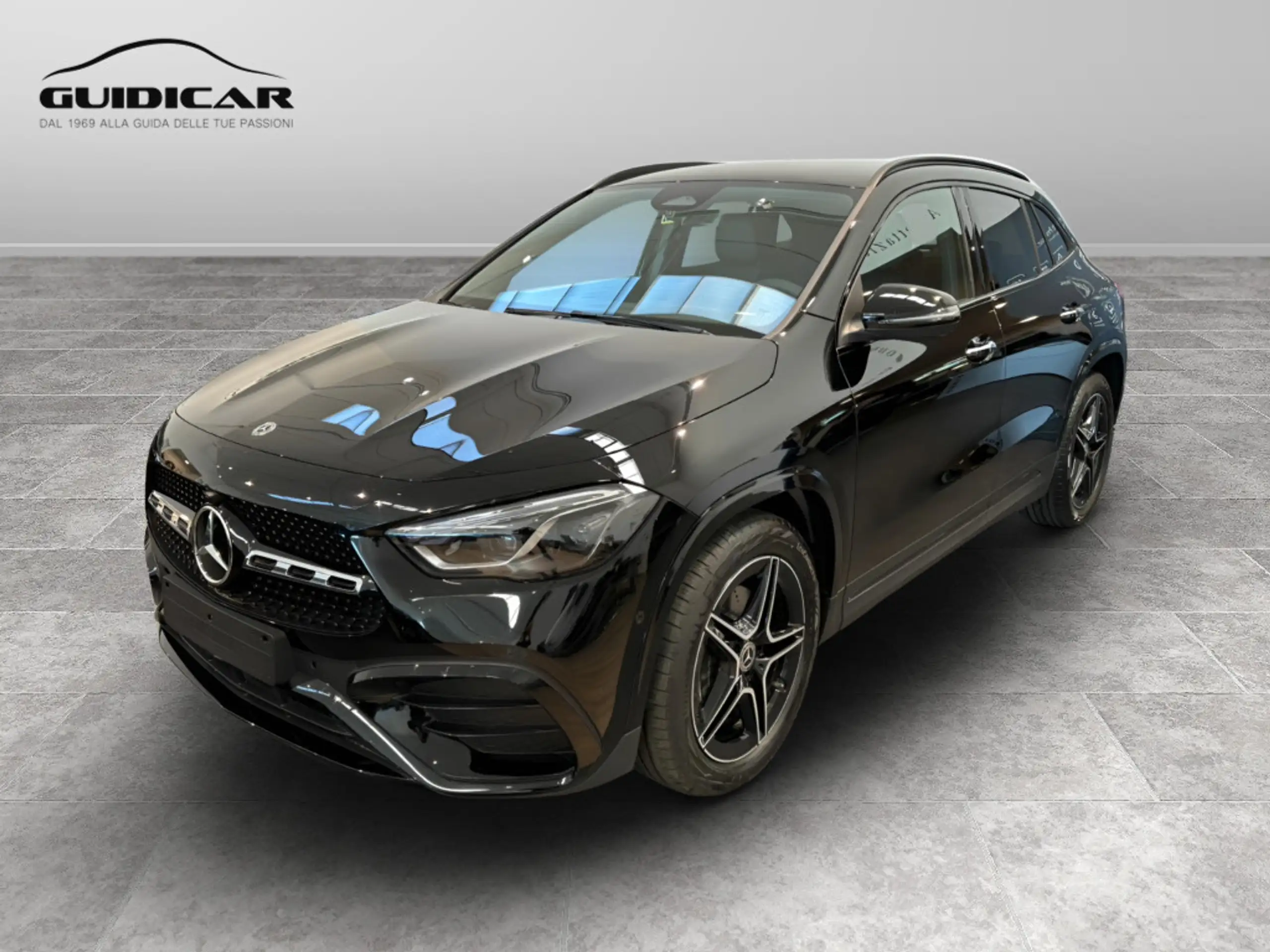 Mercedes-Benz - GLA 200