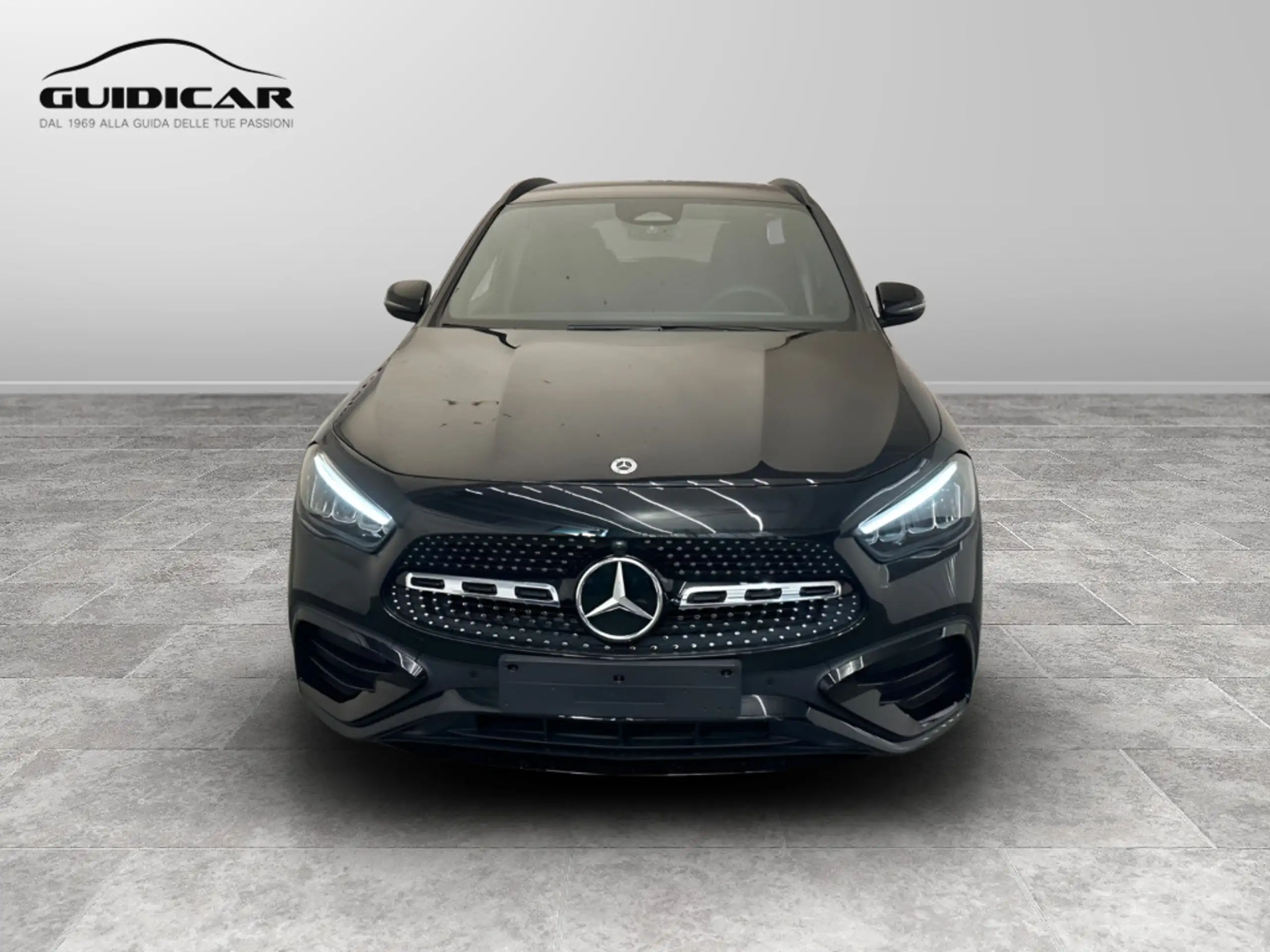 Mercedes-Benz - GLA 200