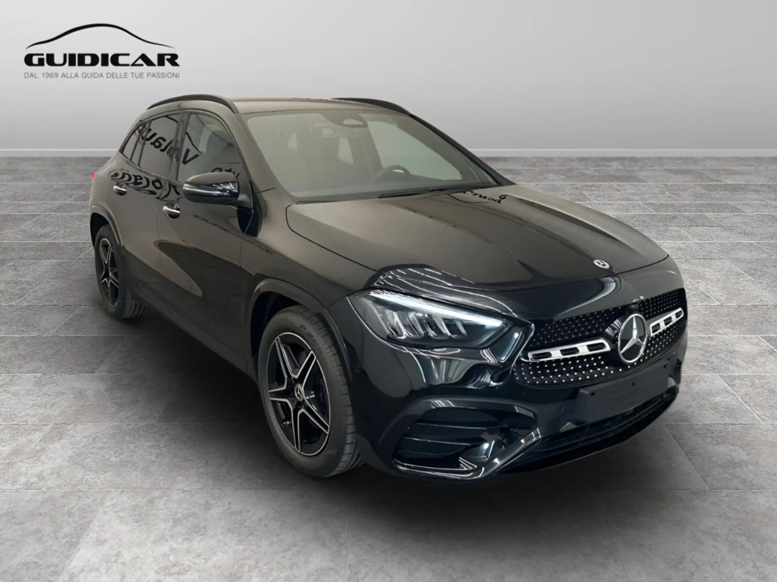 Mercedes-Benz - GLA 200