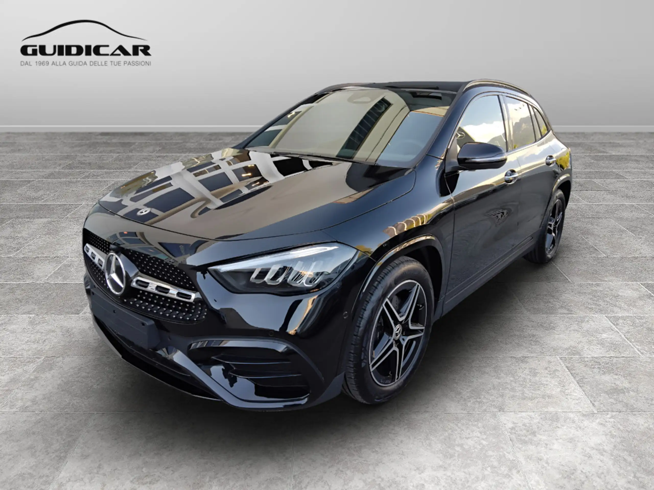 Mercedes-Benz - GLA 200