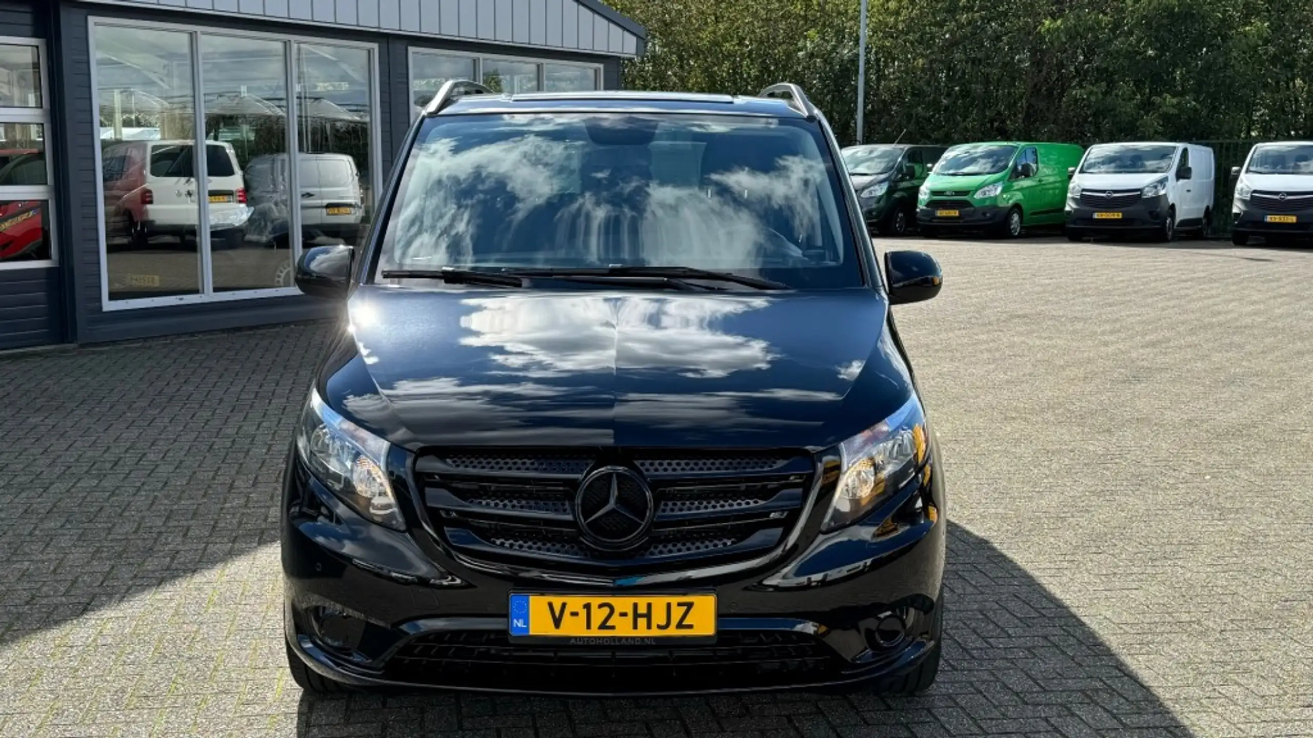 Mercedes-Benz - Vito