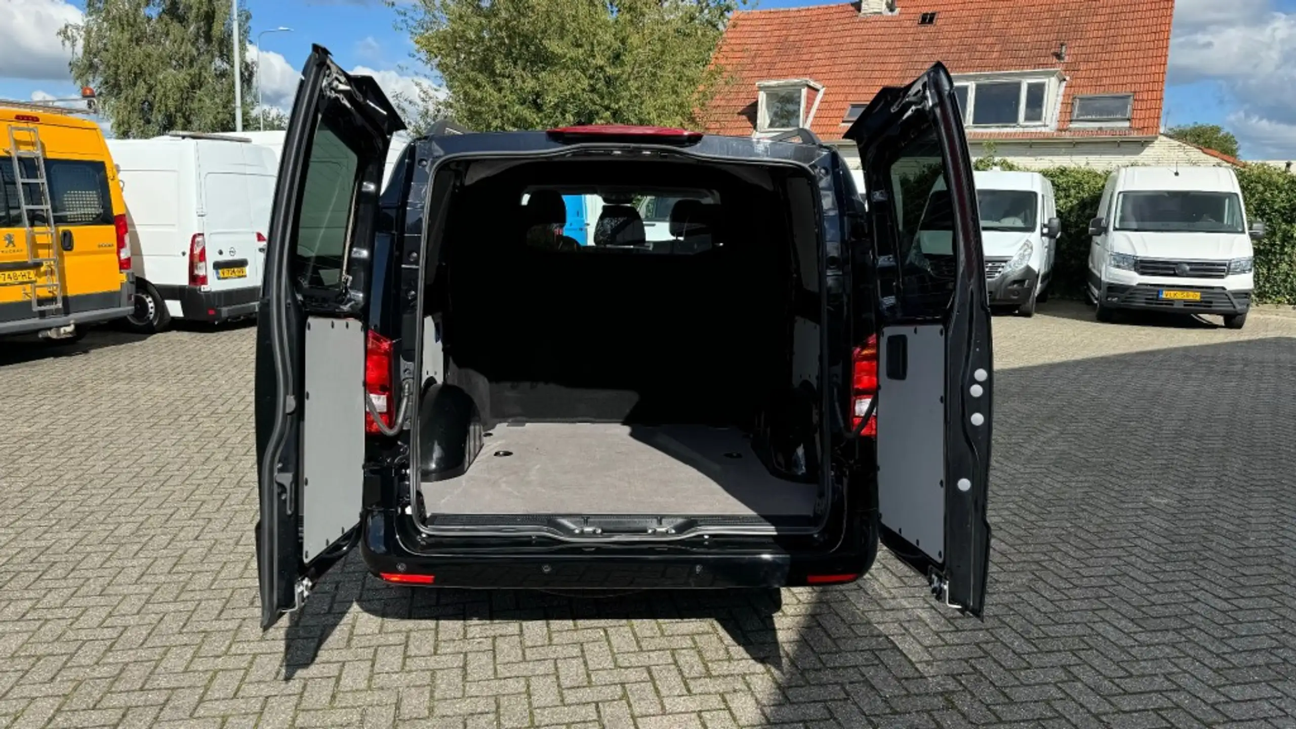 Mercedes-Benz - Vito