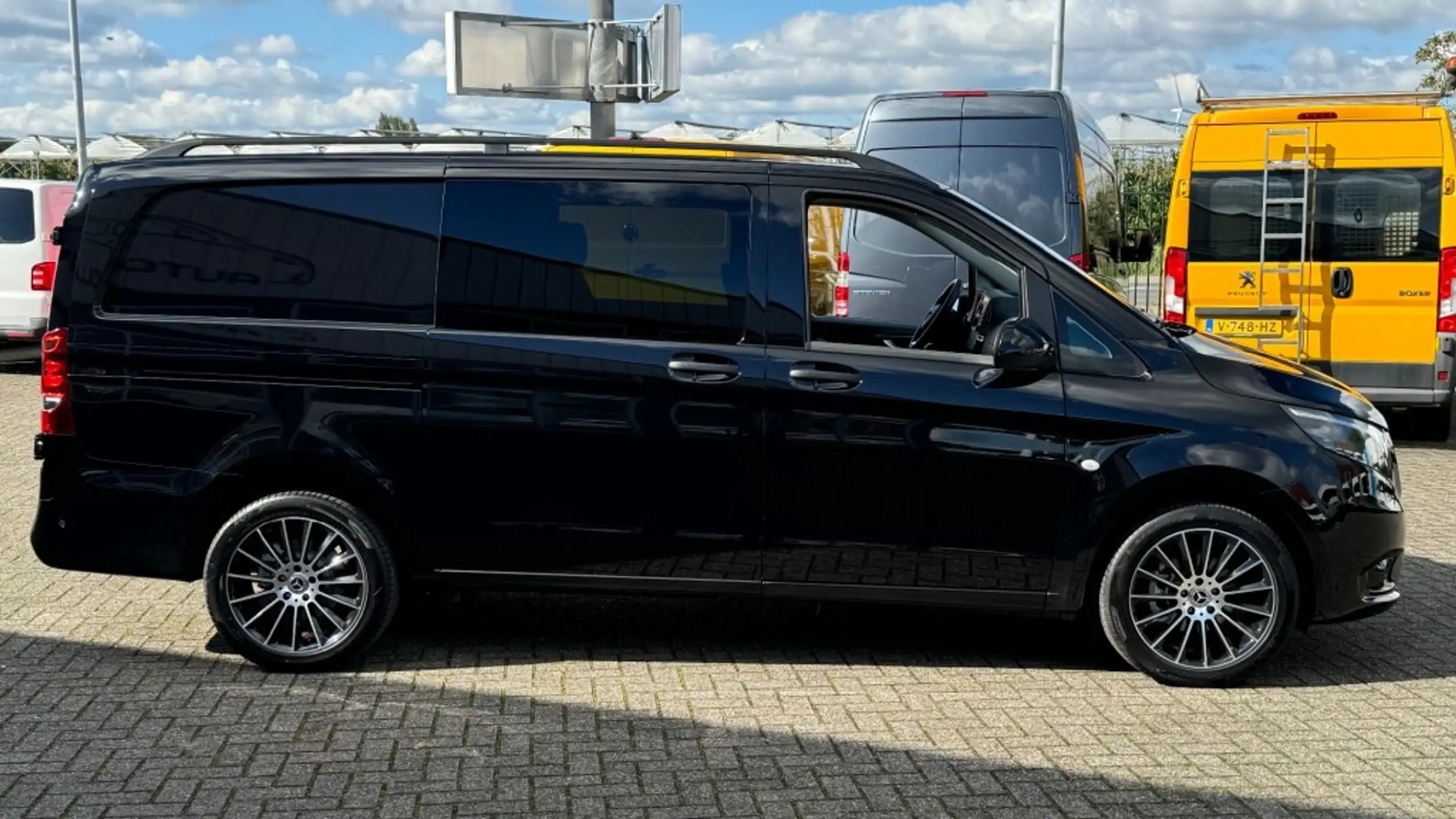 Mercedes-Benz - Vito