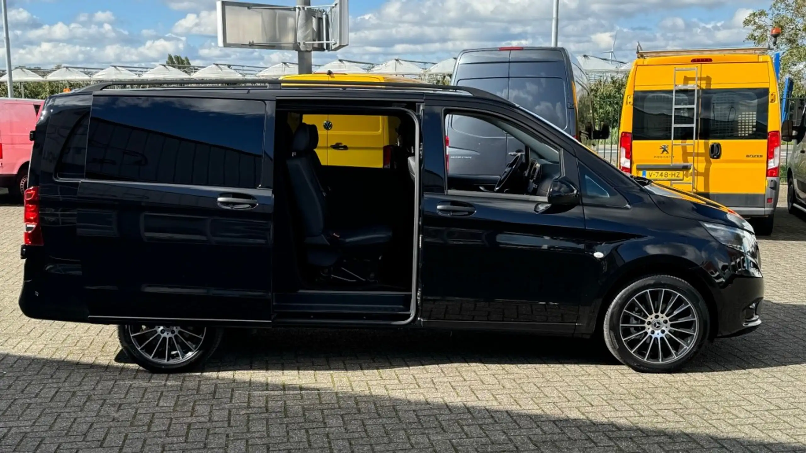 Mercedes-Benz - Vito