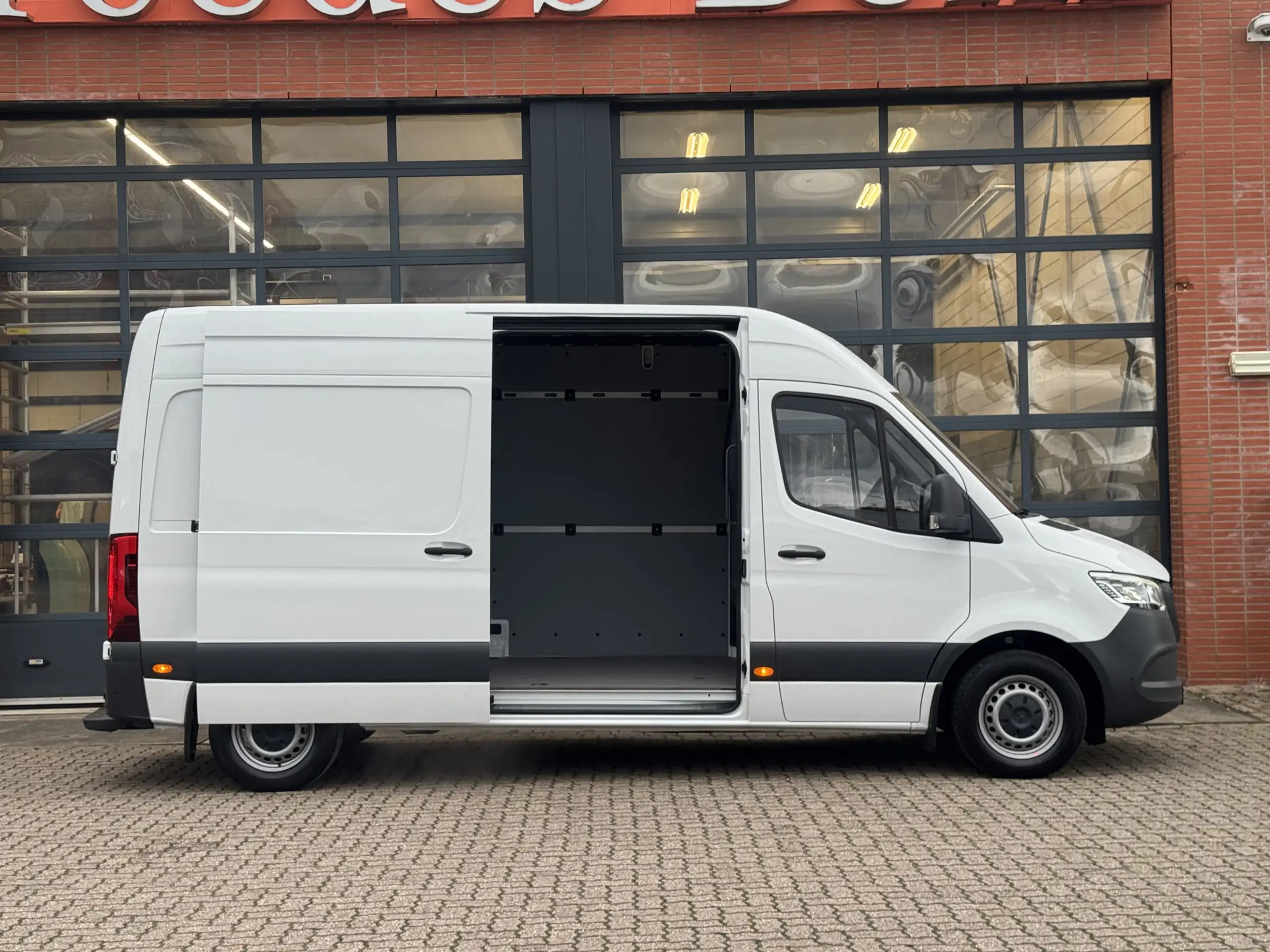 Mercedes-Benz - Sprinter