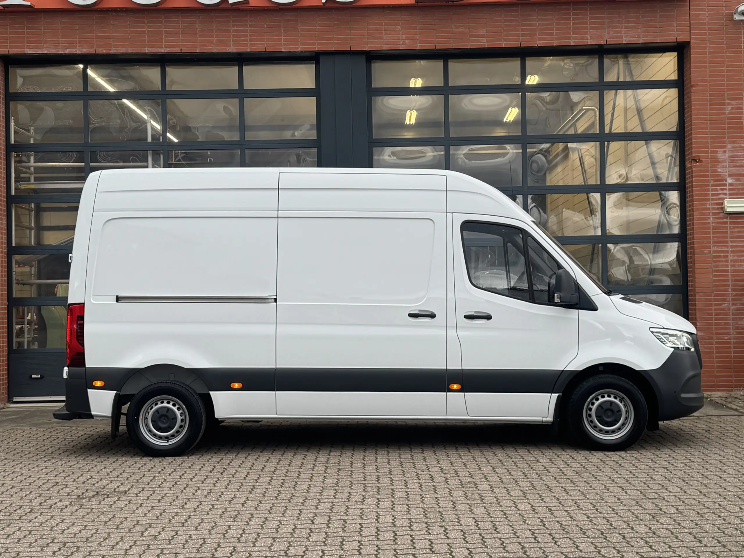 Mercedes-Benz - Sprinter