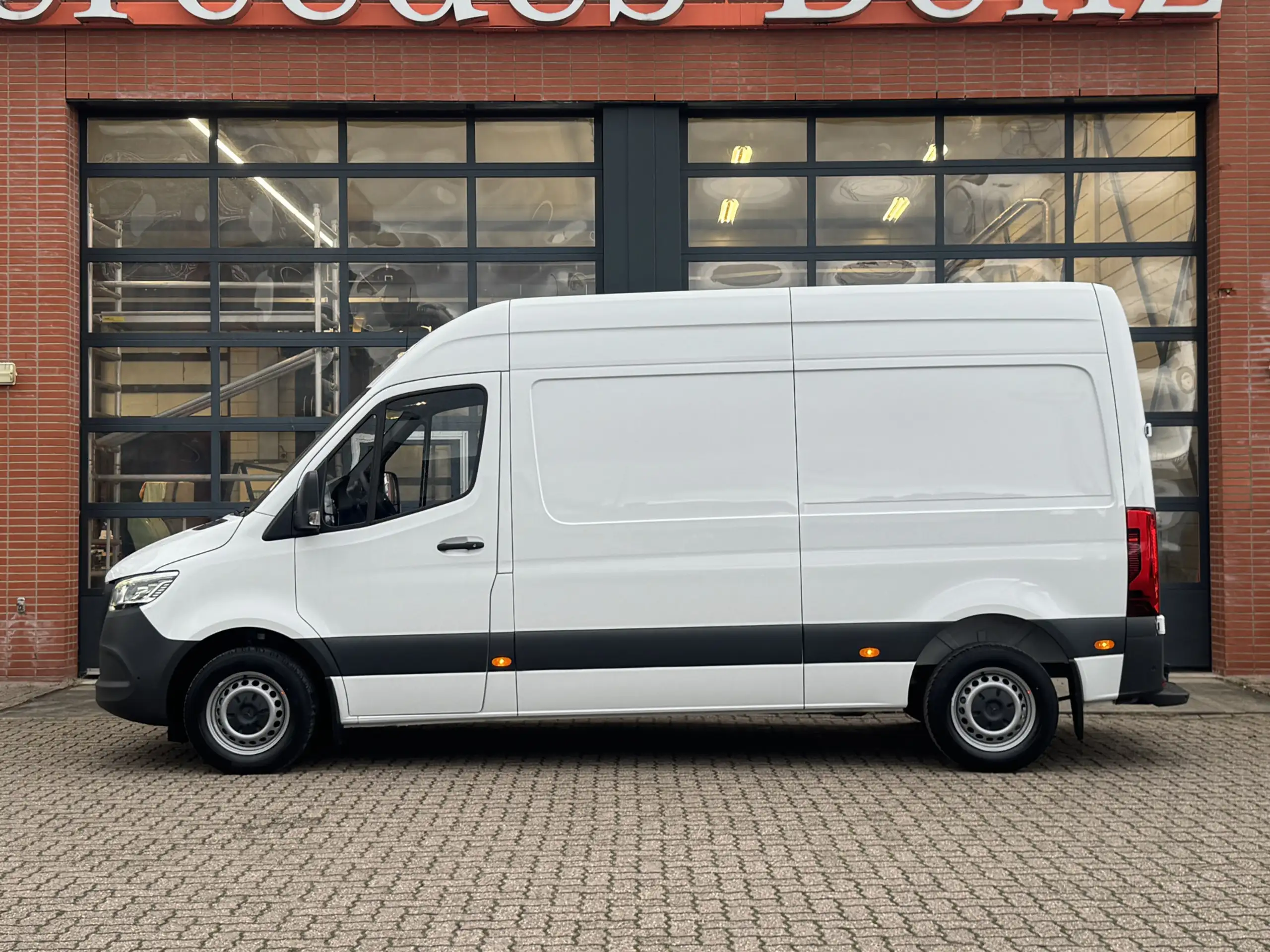 Mercedes-Benz - Sprinter