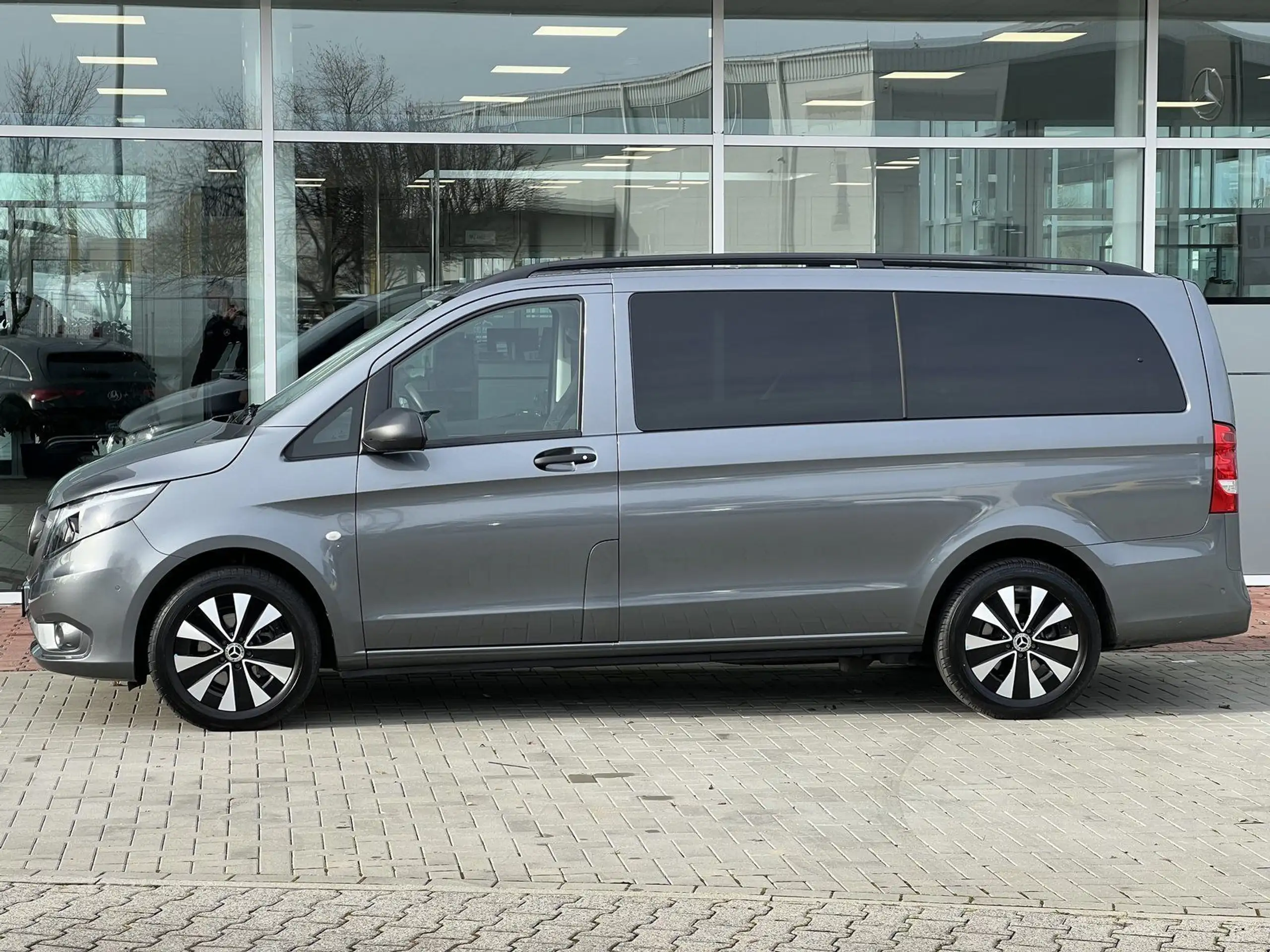 Mercedes-Benz - Vito