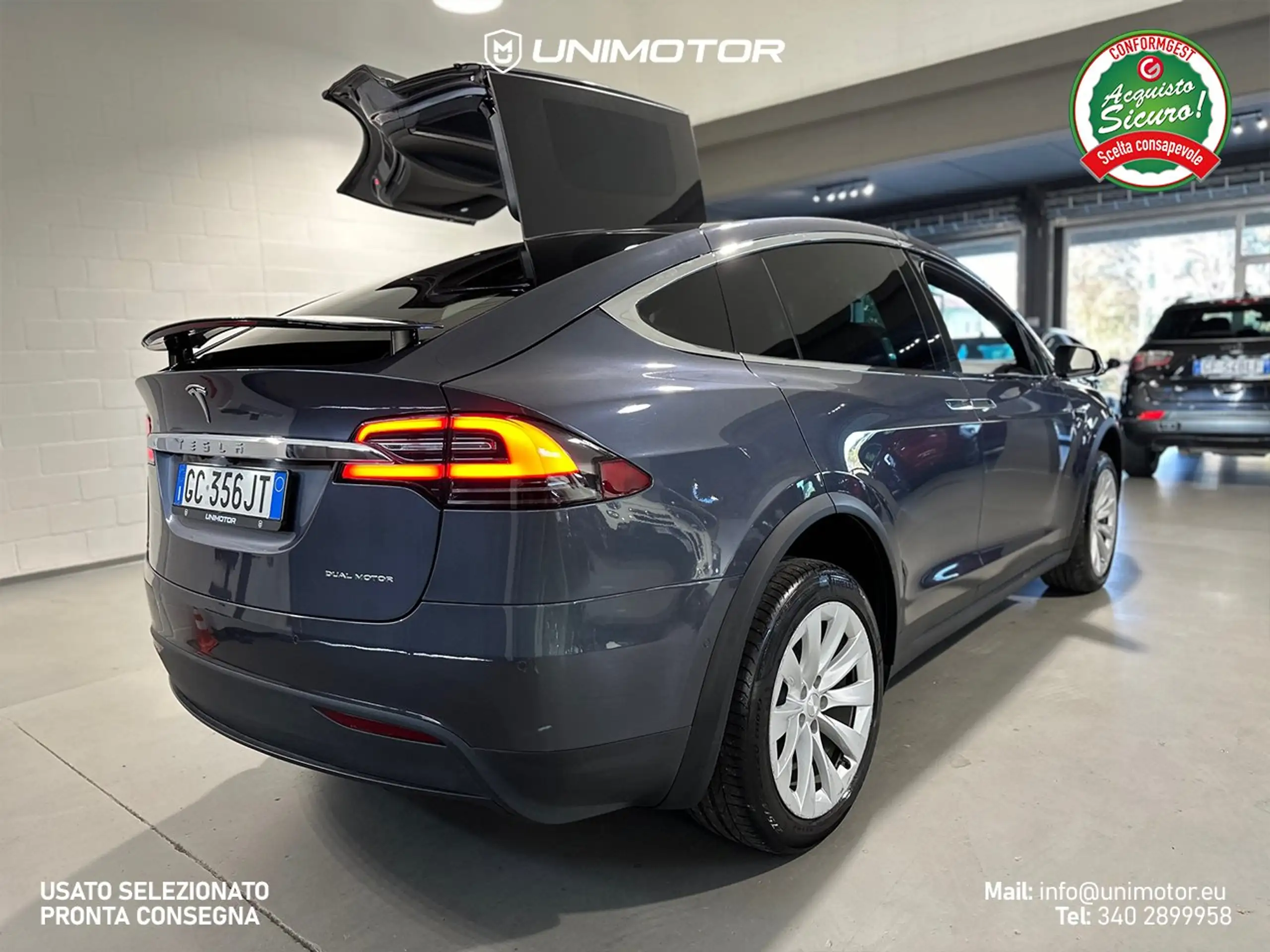 Tesla - Model X