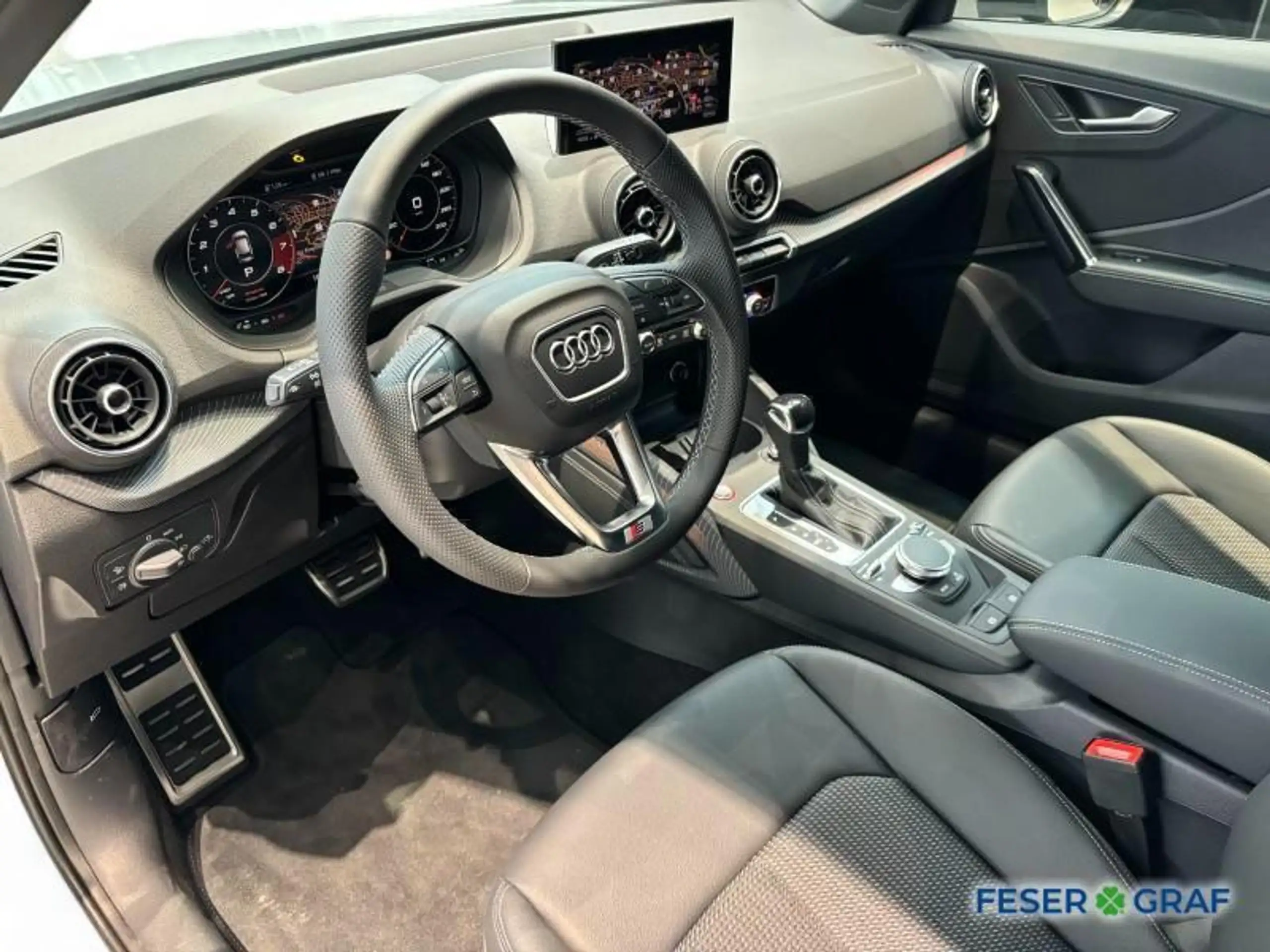 Audi - SQ2