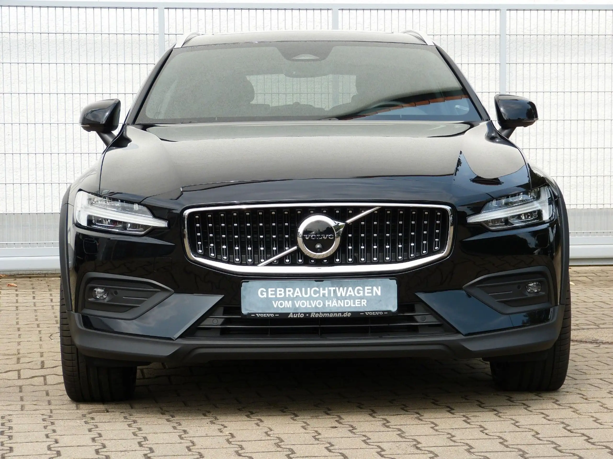 Volvo - V60 Cross Country