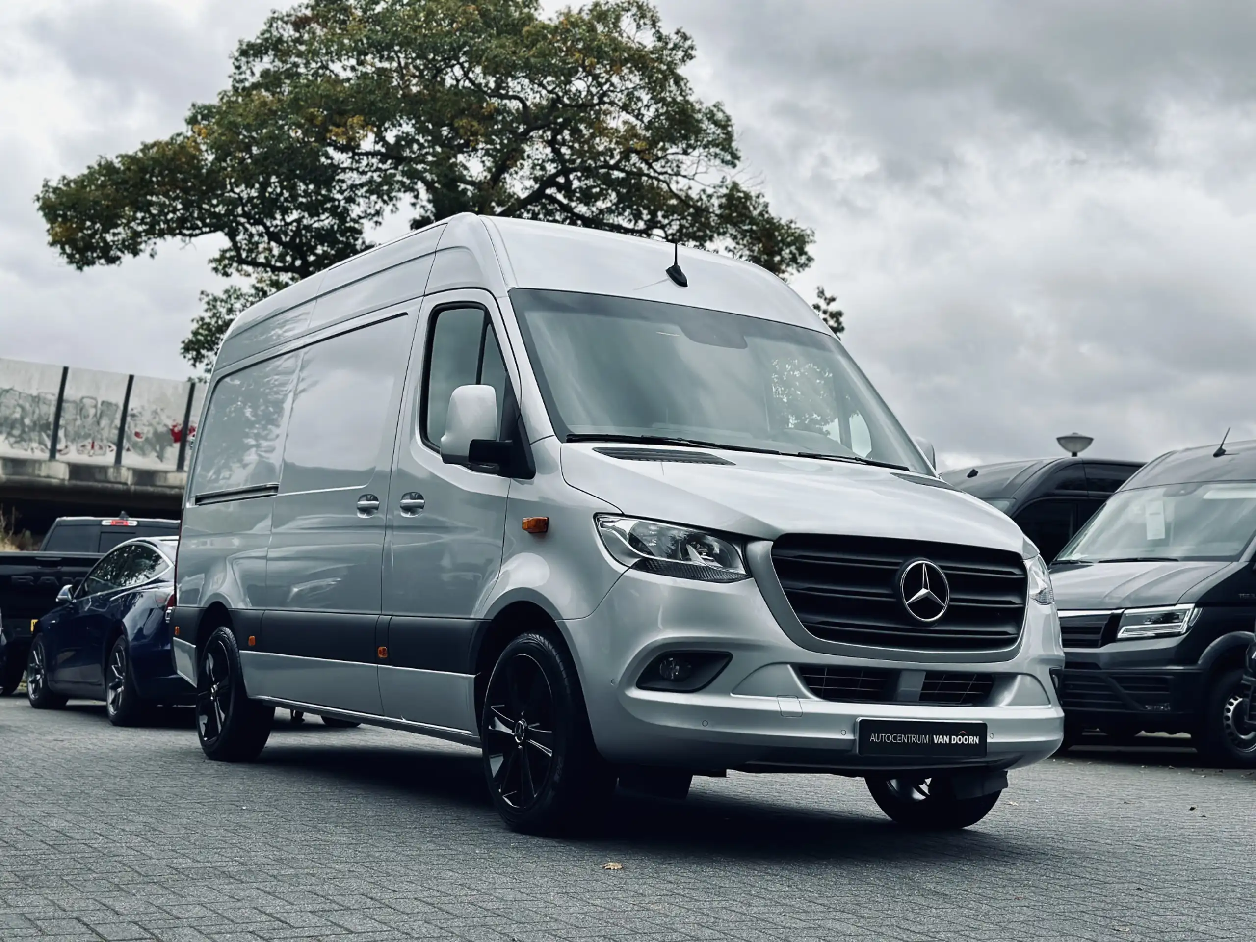 Mercedes-Benz - Sprinter