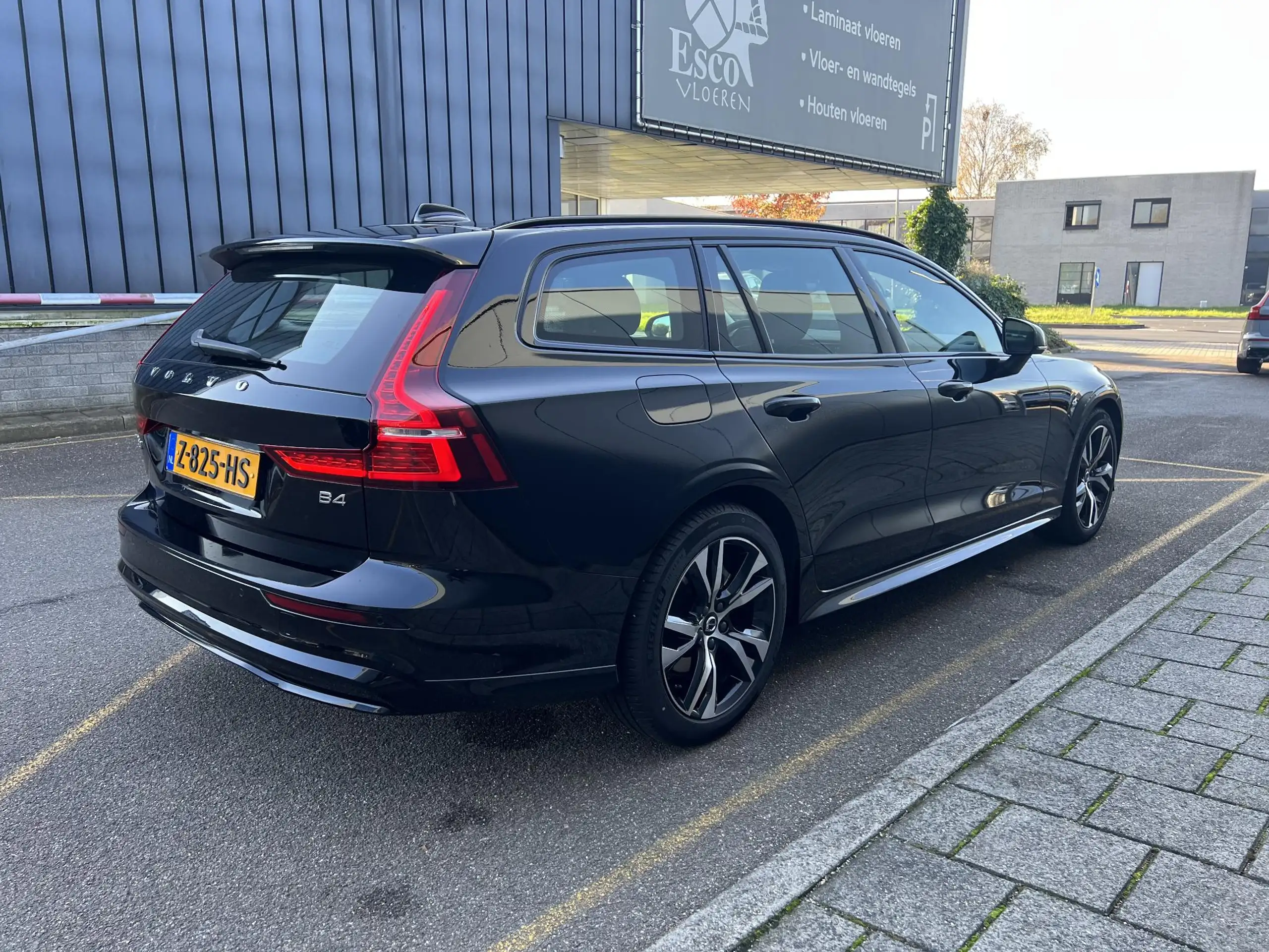 Volvo - V60