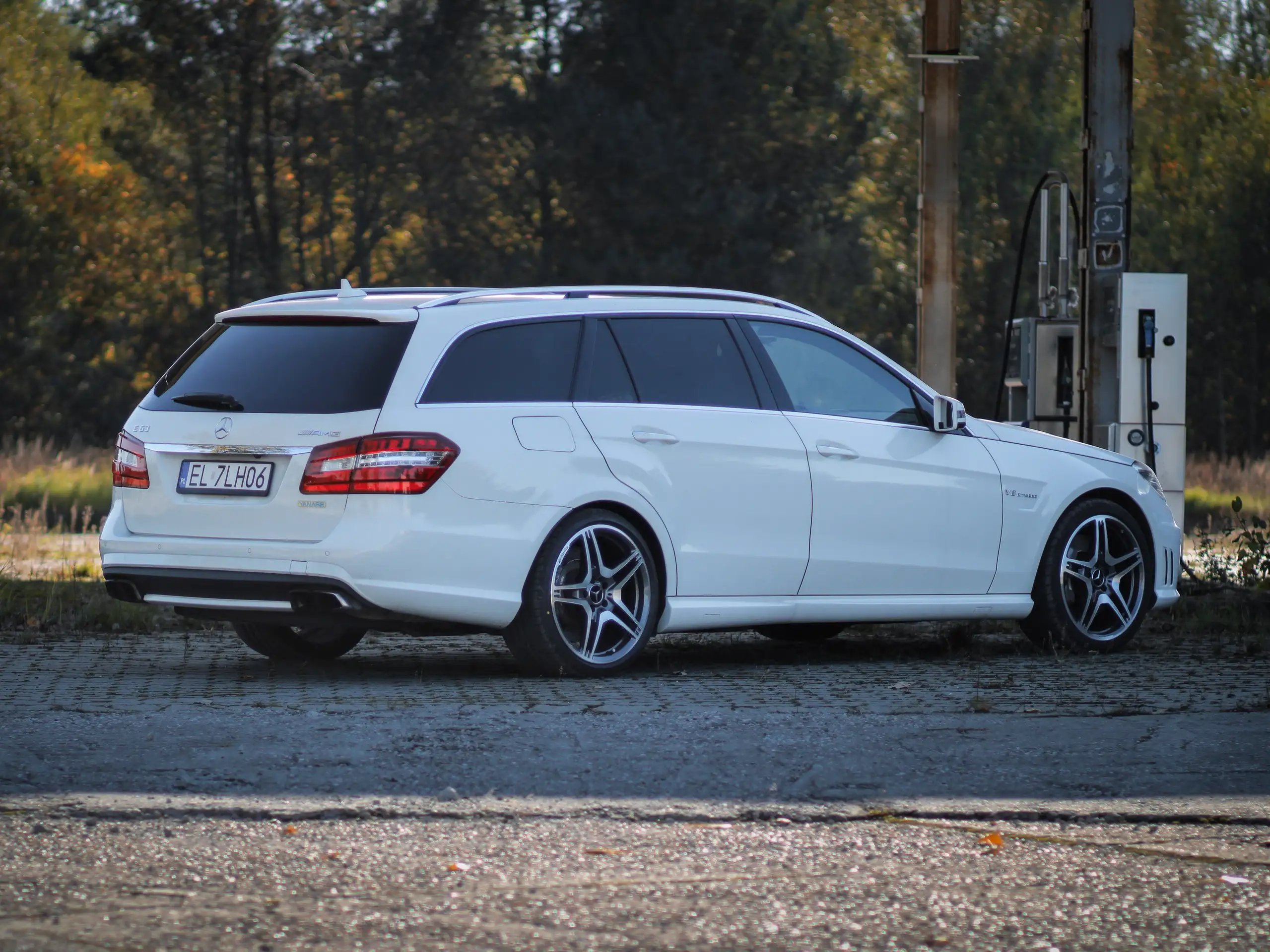 Mercedes-Benz - E 63 AMG